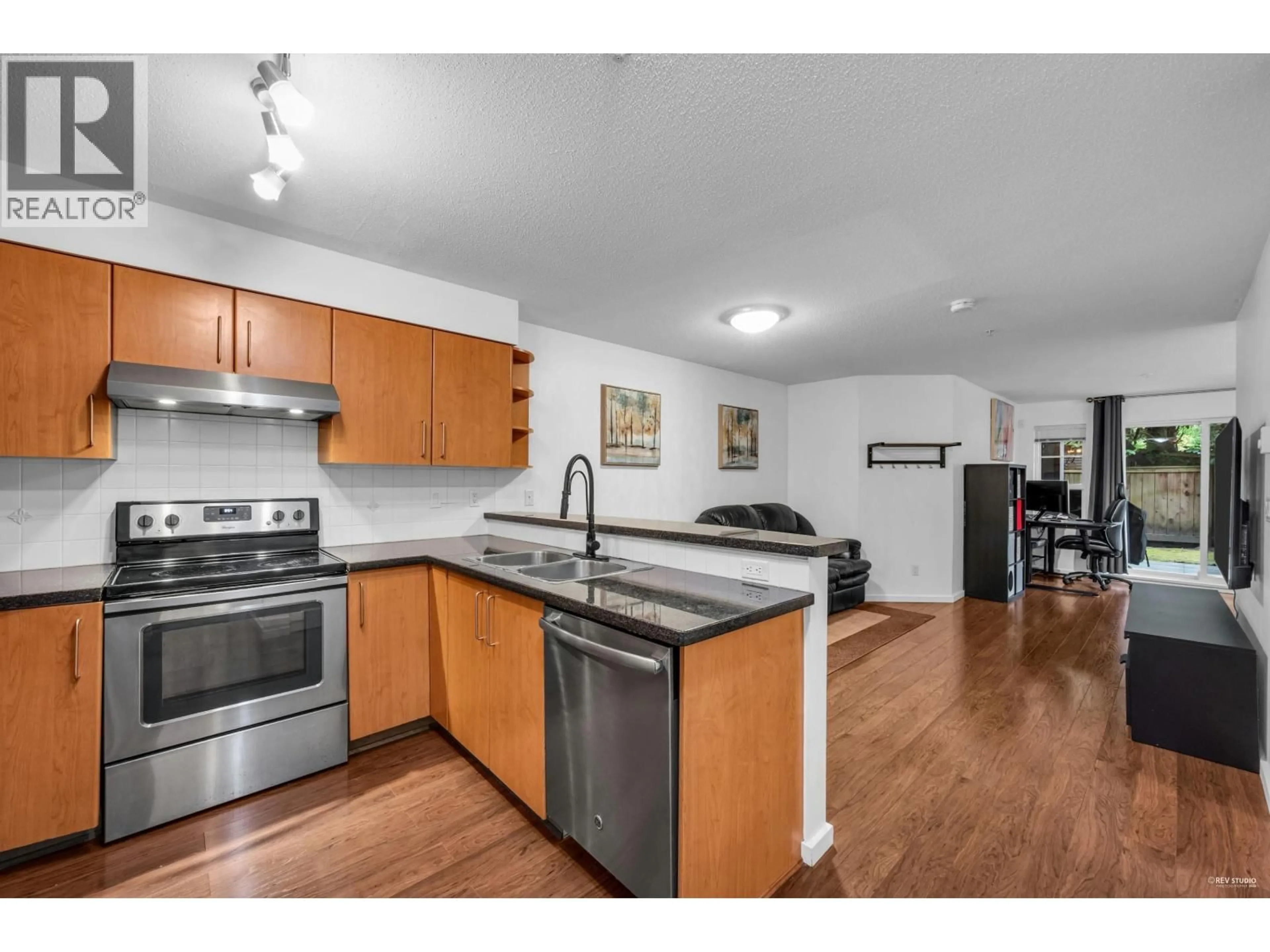 Standard kitchen, unknown for 111 - 3388 MORREY COURT, Burnaby British Columbia V3J7Y5