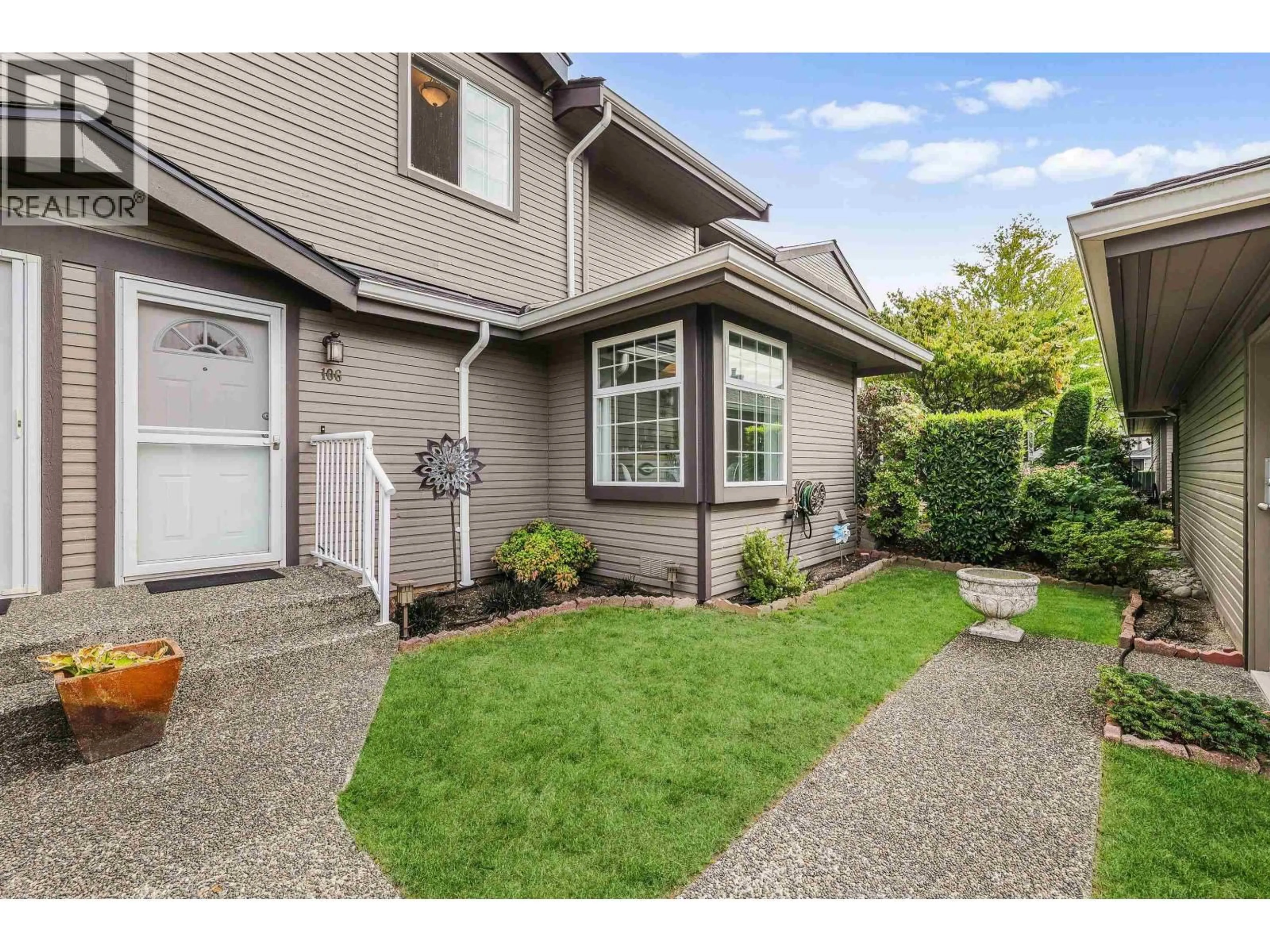 Home with vinyl exterior material, street for 106 - 1140 CASTLE CRESCENT, Port Coquitlam British Columbia V3C5M3