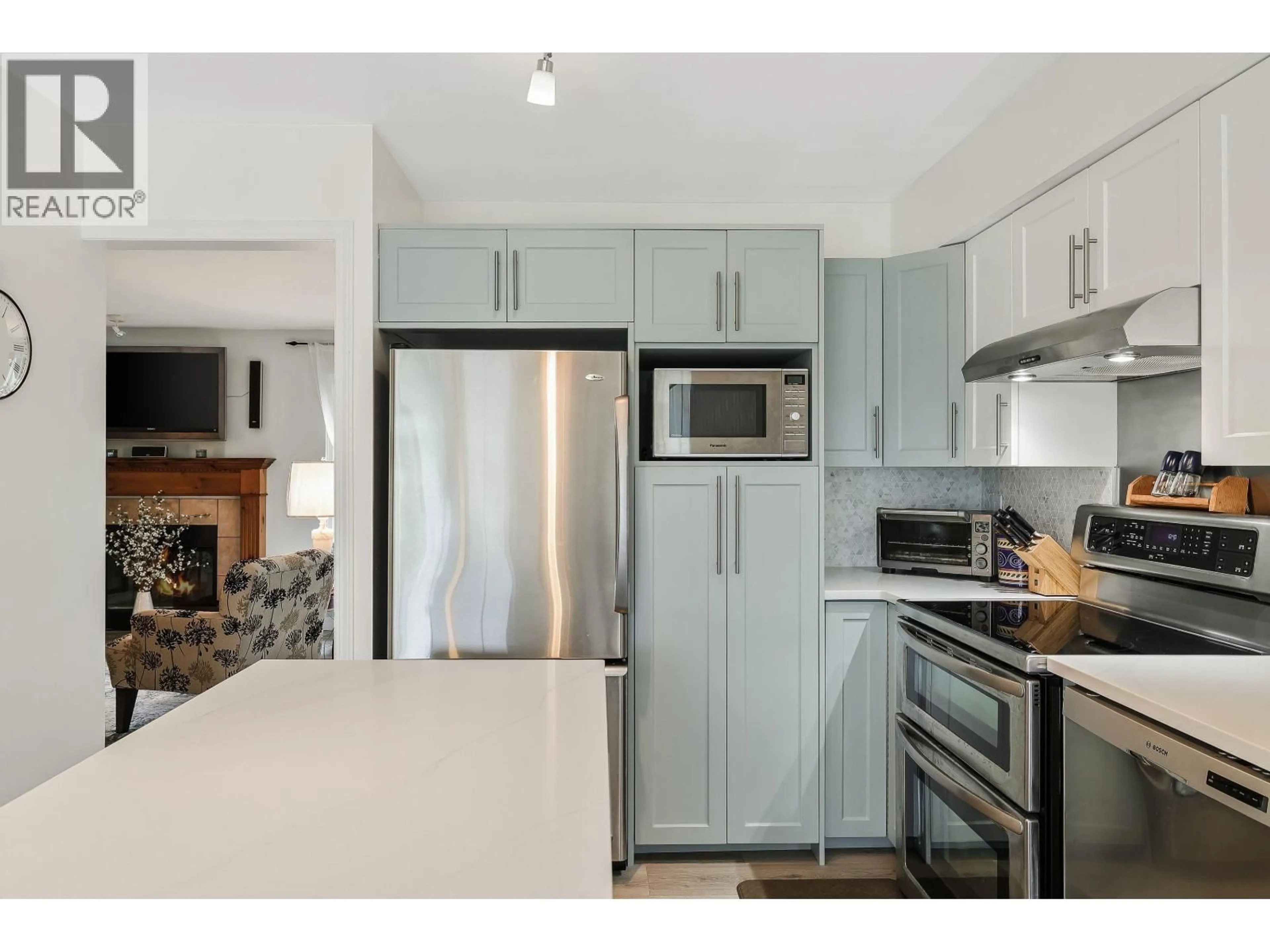 Standard kitchen, unknown for 106 - 1140 CASTLE CRESCENT, Port Coquitlam British Columbia V3C5M3