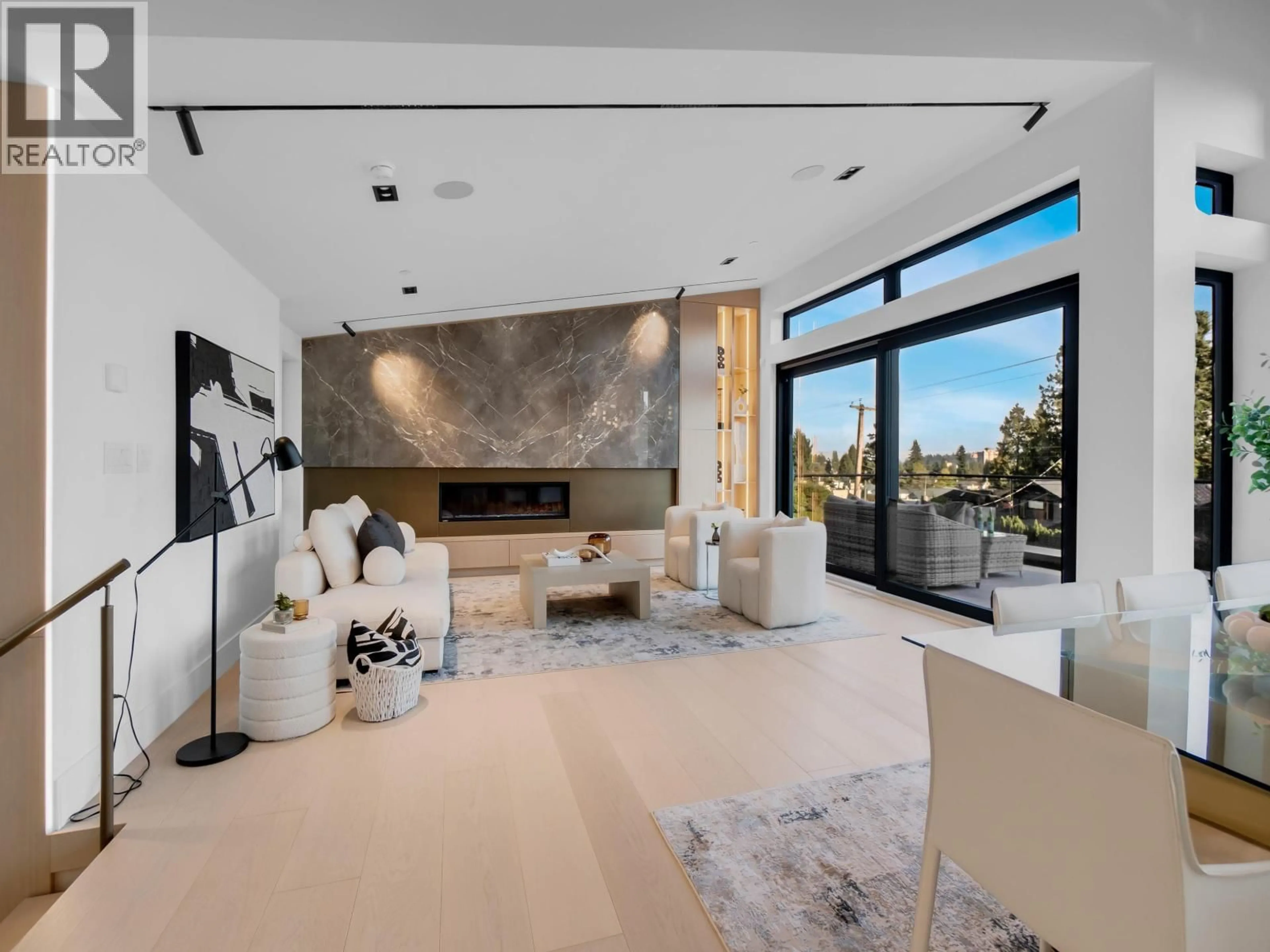 Unknown for 2423 MATHERS AVENUE, West Vancouver British Columbia V7V2H9