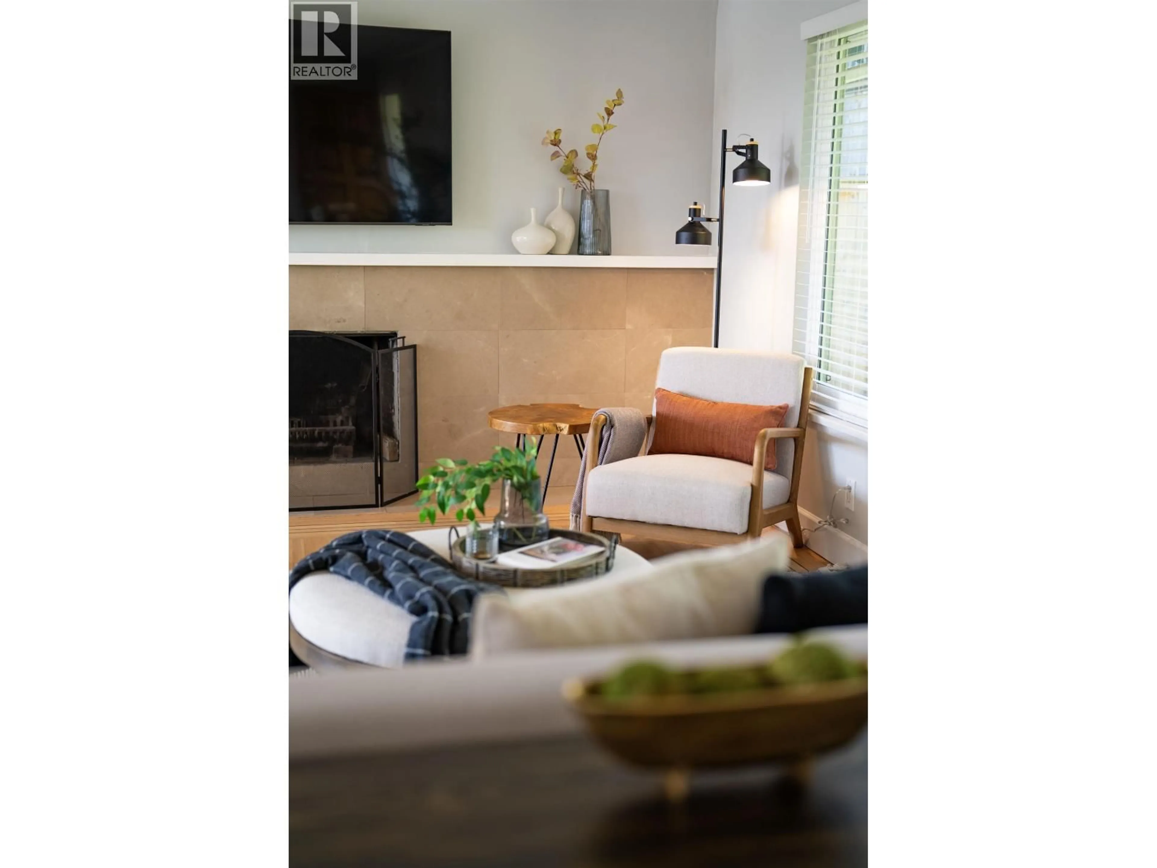 Living room with furniture, wood/laminate floor for 1179 CLOVERLEY STREET, North Vancouver British Columbia V7L1N7