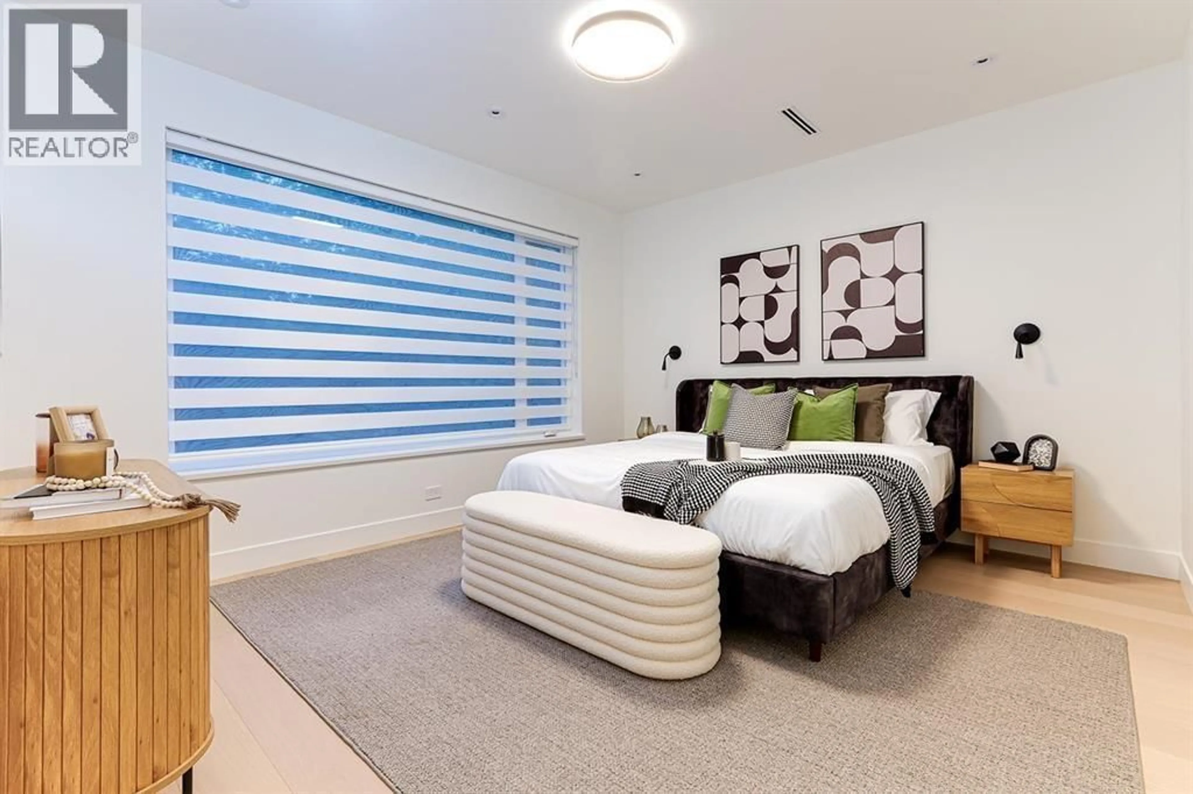 Bedroom with bed, carpet floor for 1943 6TH AVENUE, Vancouver British Columbia V5N1P6
