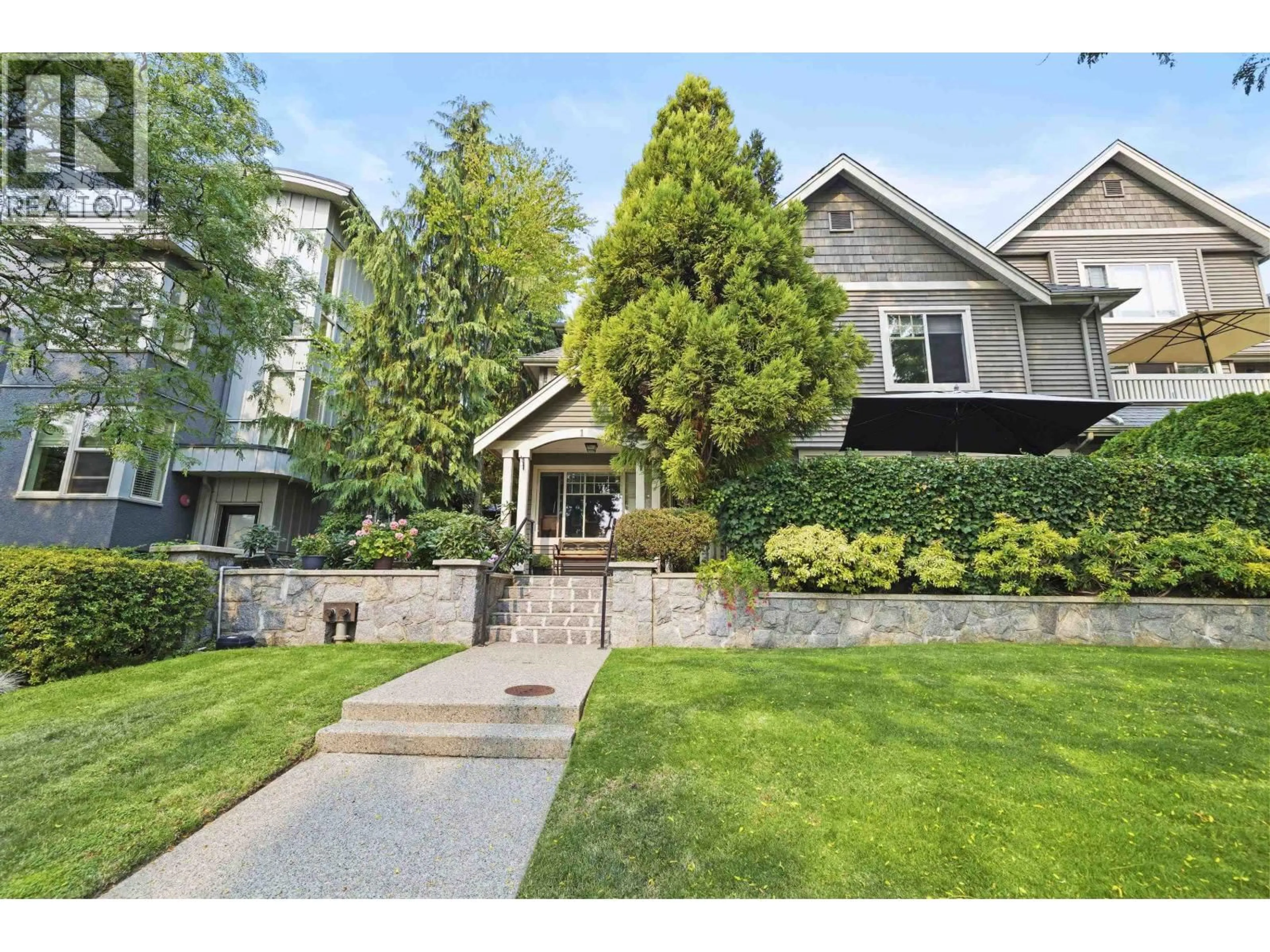 Unknown for 1 - 222 5TH STREET, North Vancouver British Columbia V7L1L7