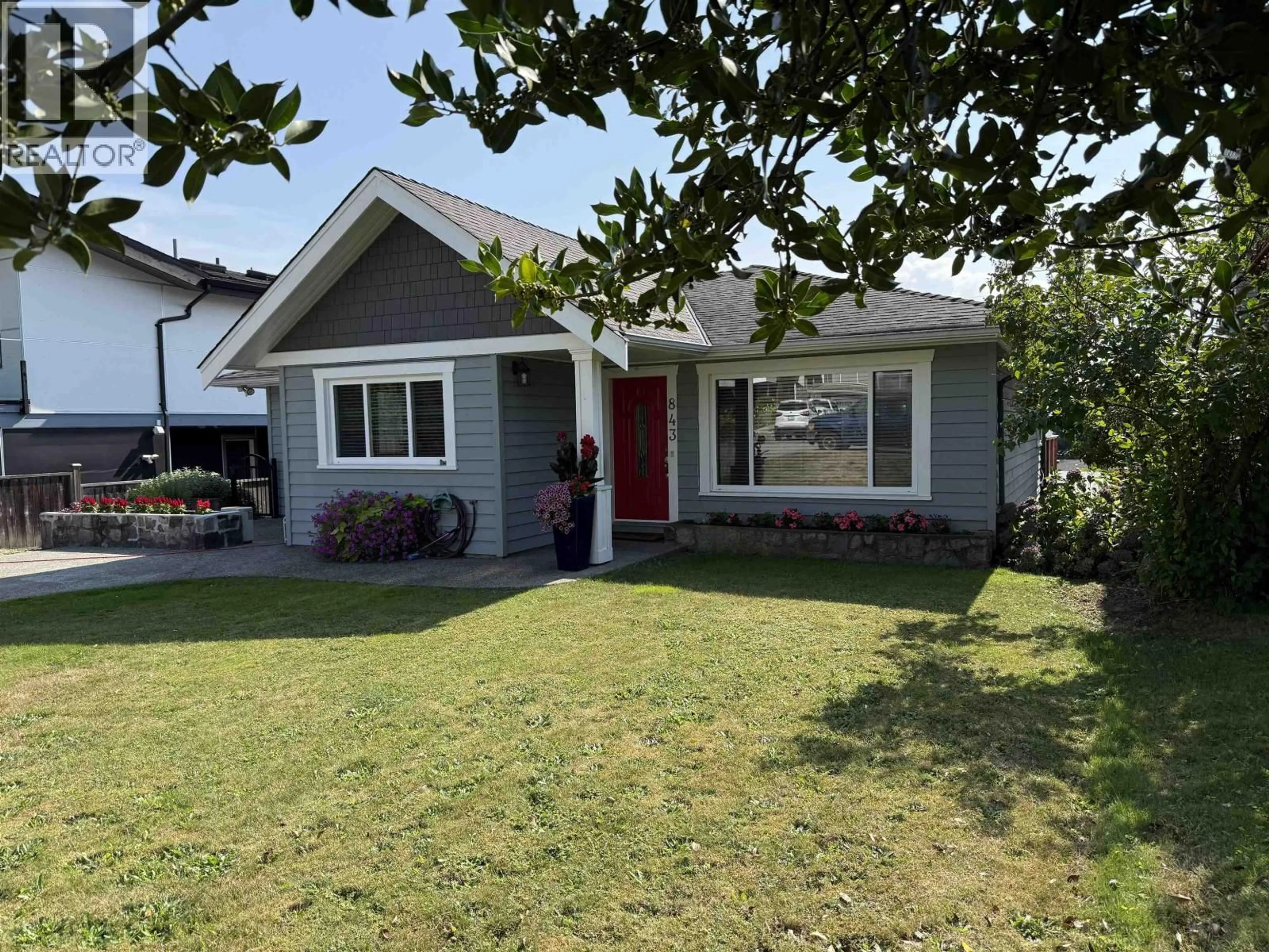 Home with vinyl exterior material, street for 843 WHITCHURCH STREET, North Vancouver British Columbia V7L2A5