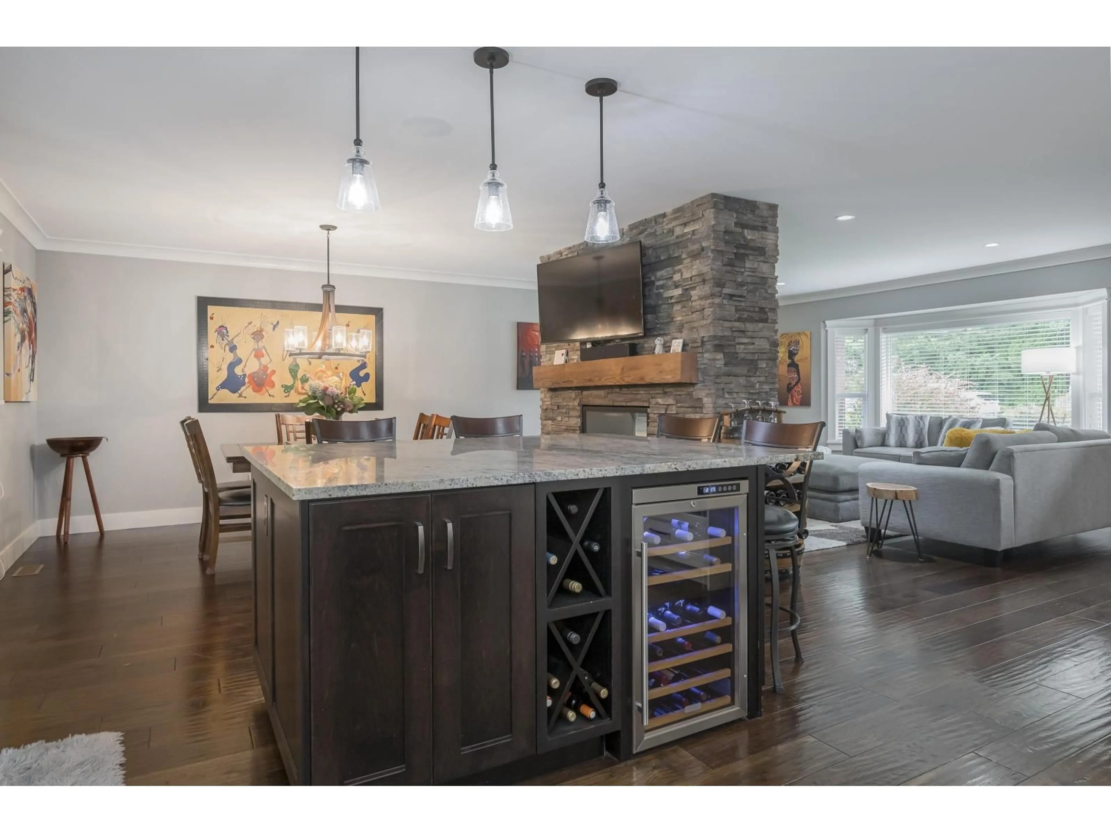 Open concept kitchen, unknown for 4367 198, Langley British Columbia V3A1E5