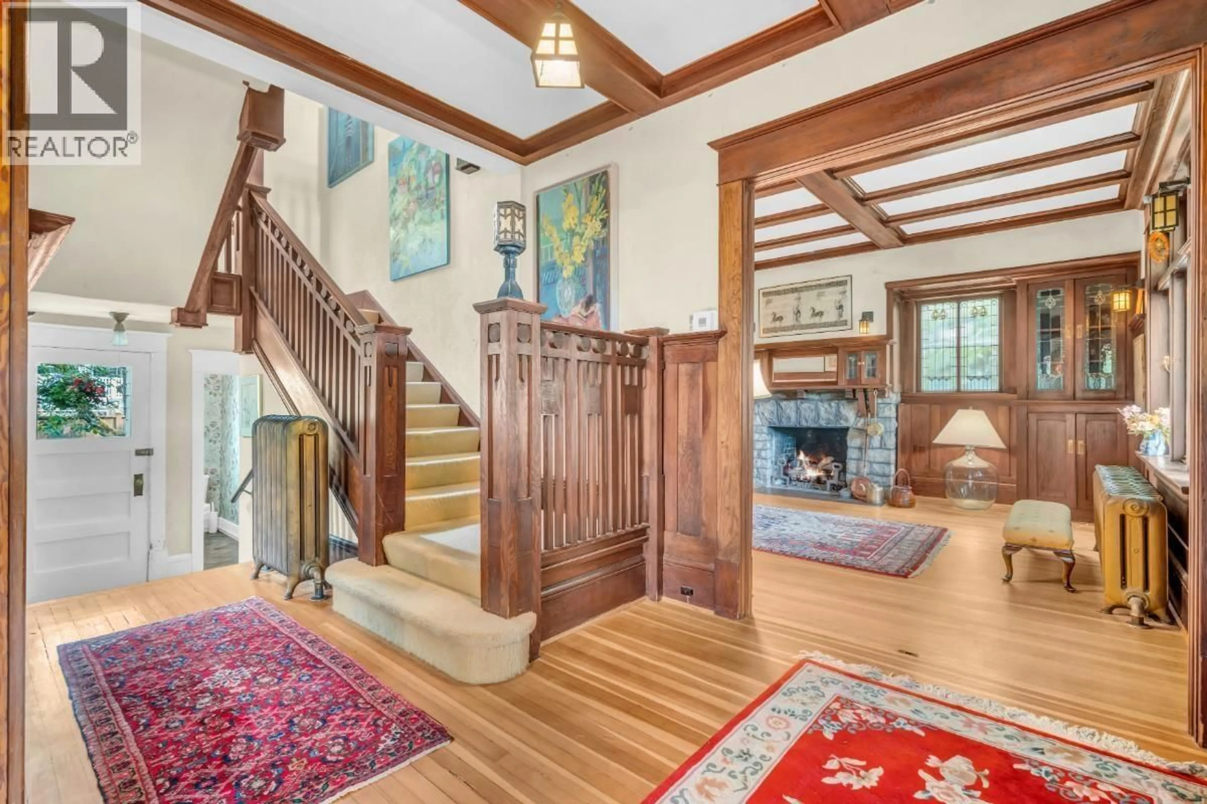 Indoor foyer for 2965 37TH AVENUE, Vancouver British Columbia V6N2T8