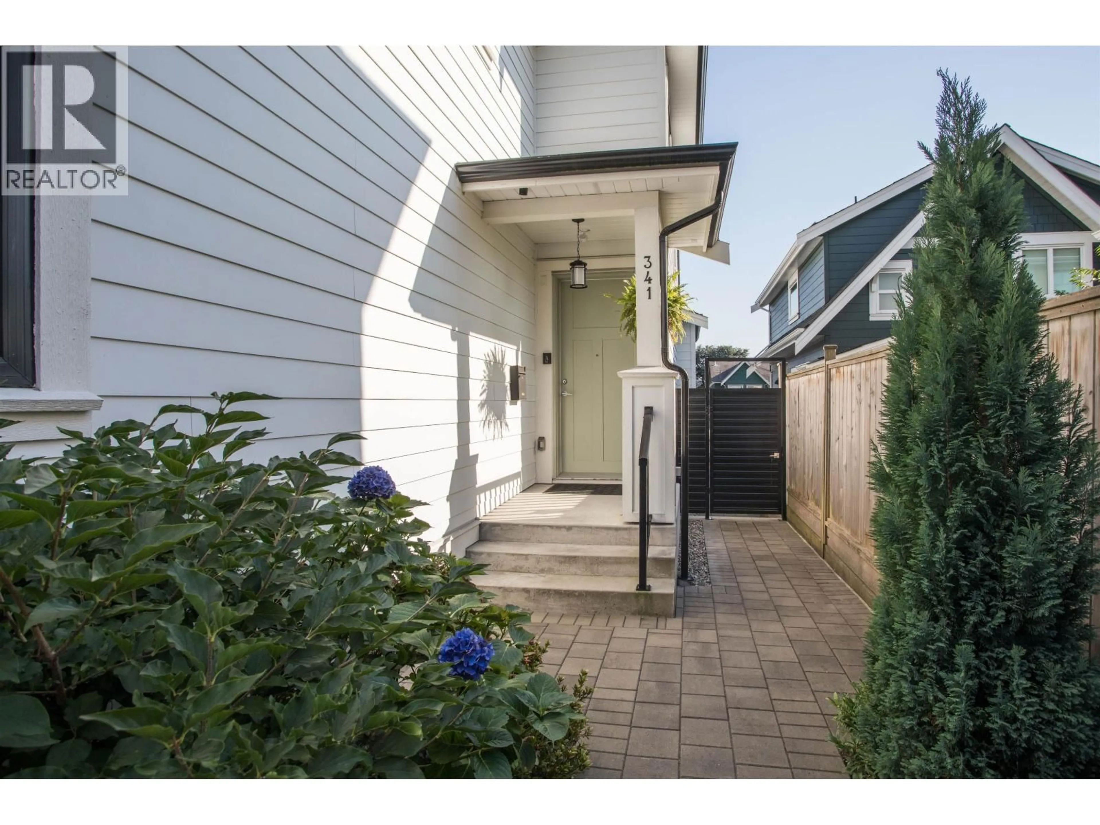 Unknown for 341 13TH STREET, North Vancouver British Columbia V7L2L8