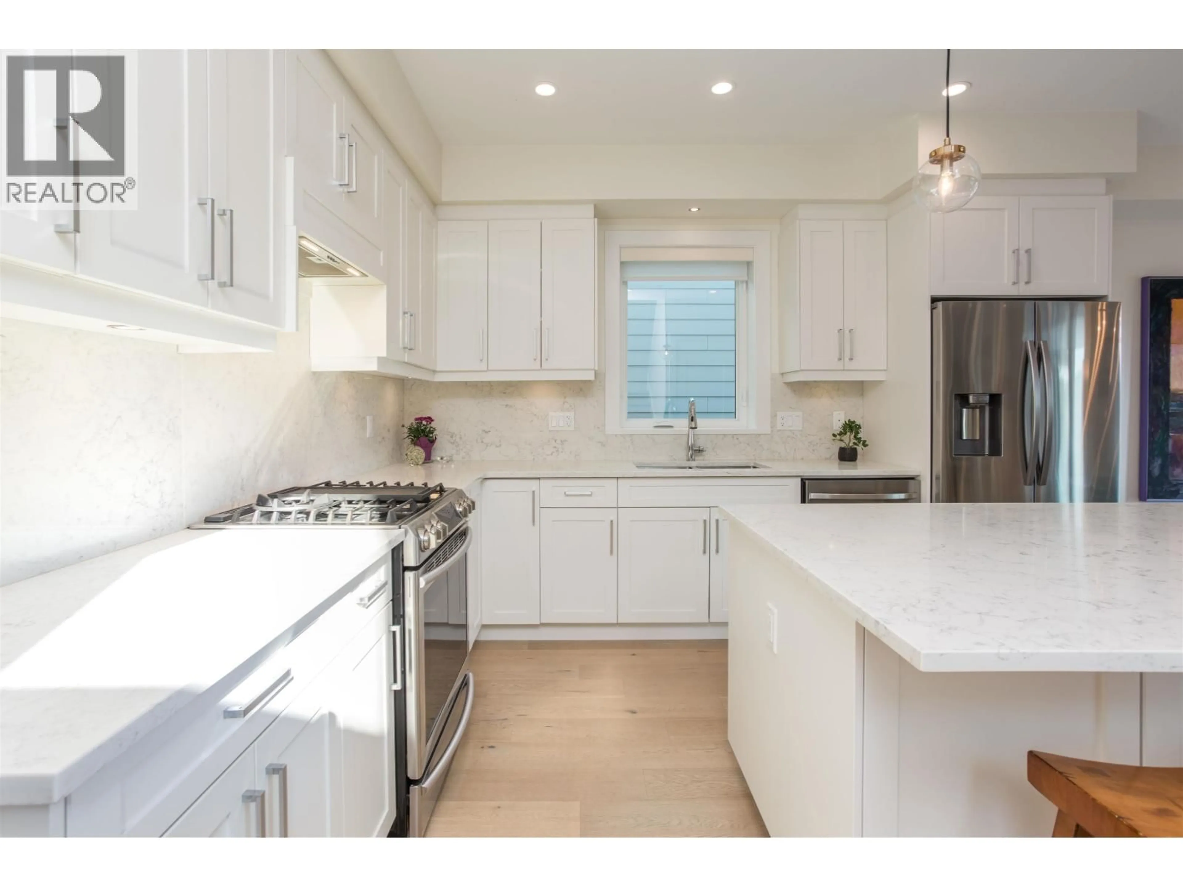 Open concept kitchen, unknown for 341 13TH STREET, North Vancouver British Columbia V7L2L8