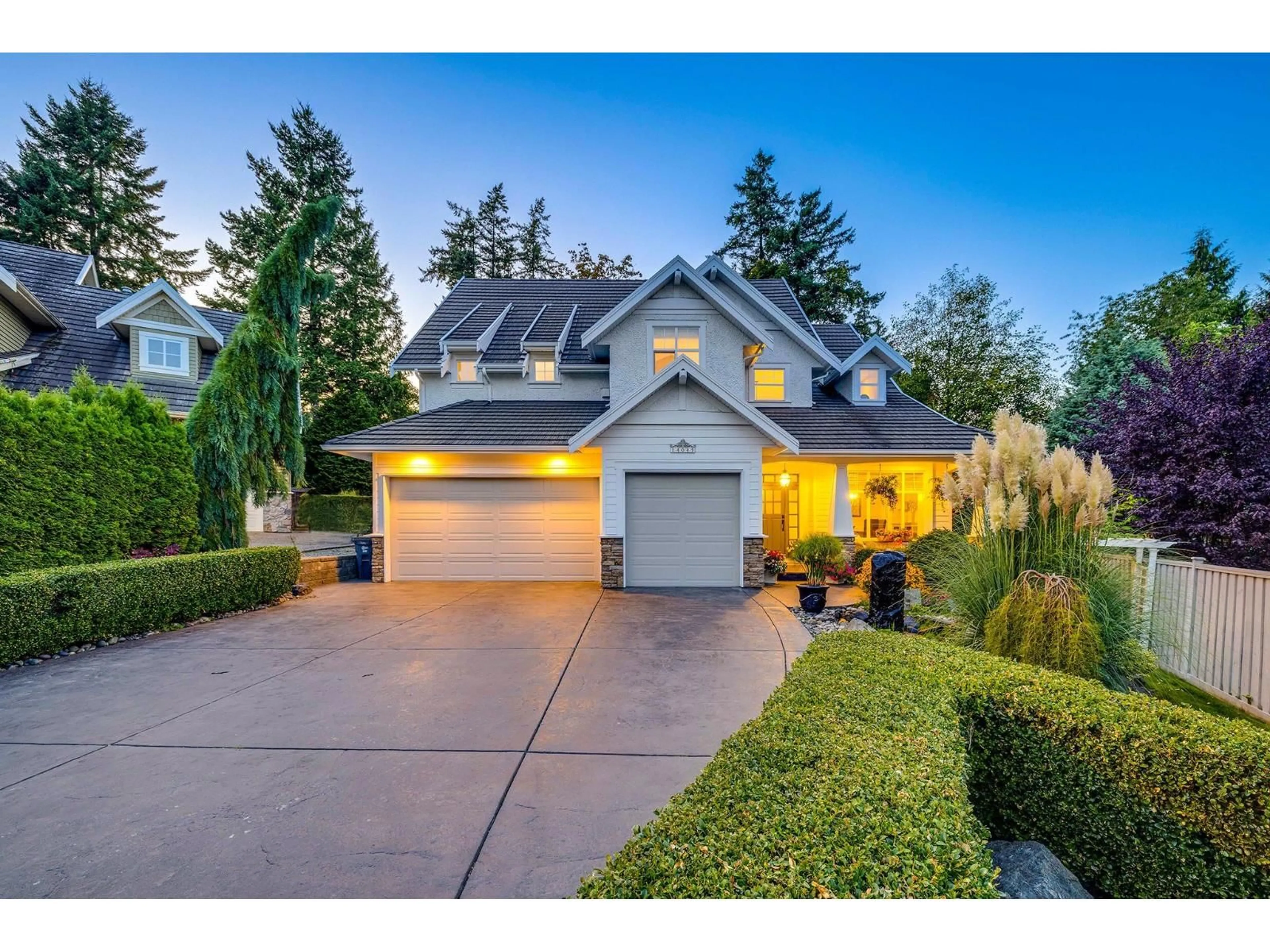 Home with vinyl exterior material, street for 14045 33B, Surrey British Columbia V4P3P6