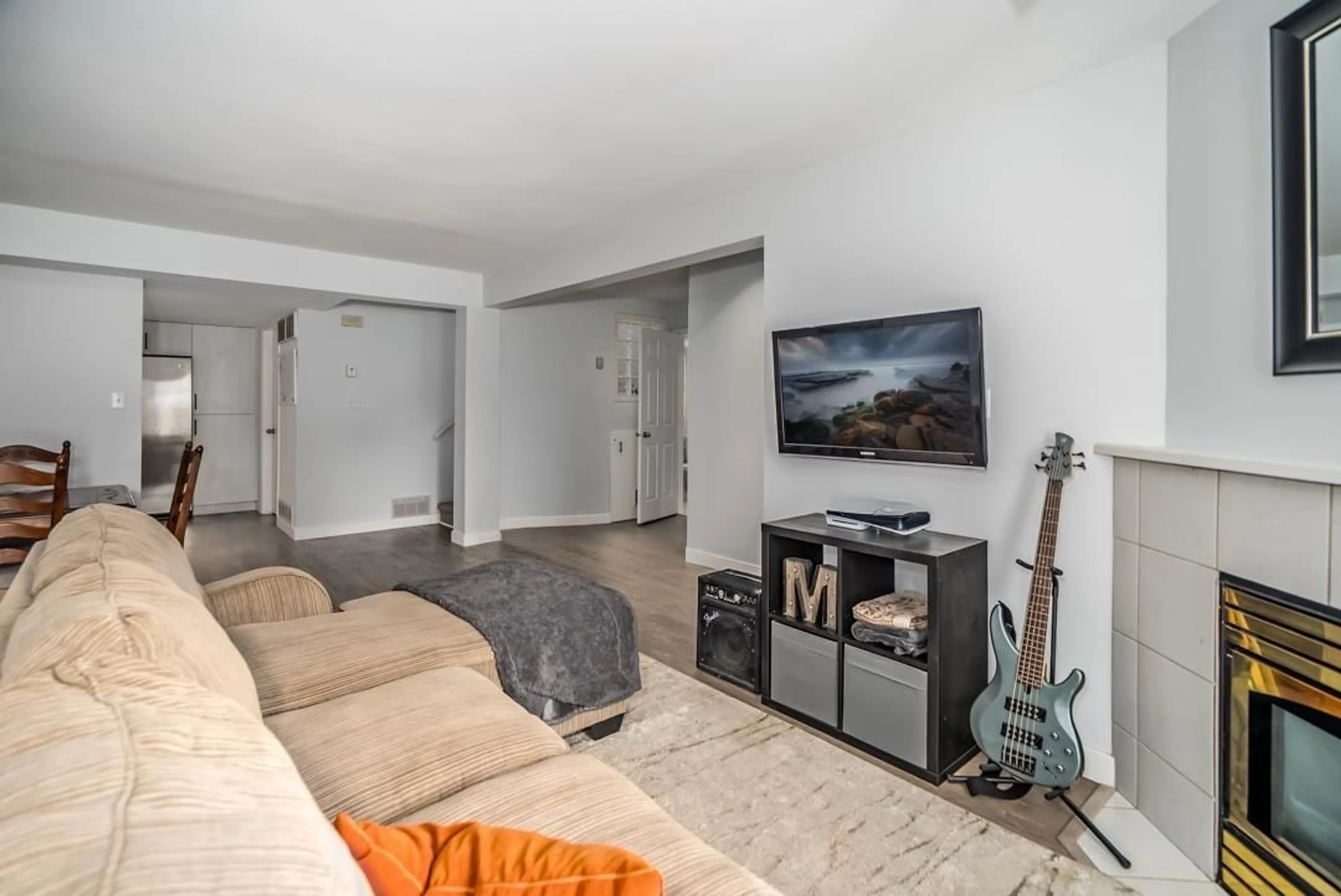 Living room with furniture, unknown for 53 - 32361 MCRAE, Mission British Columbia V2V4X7