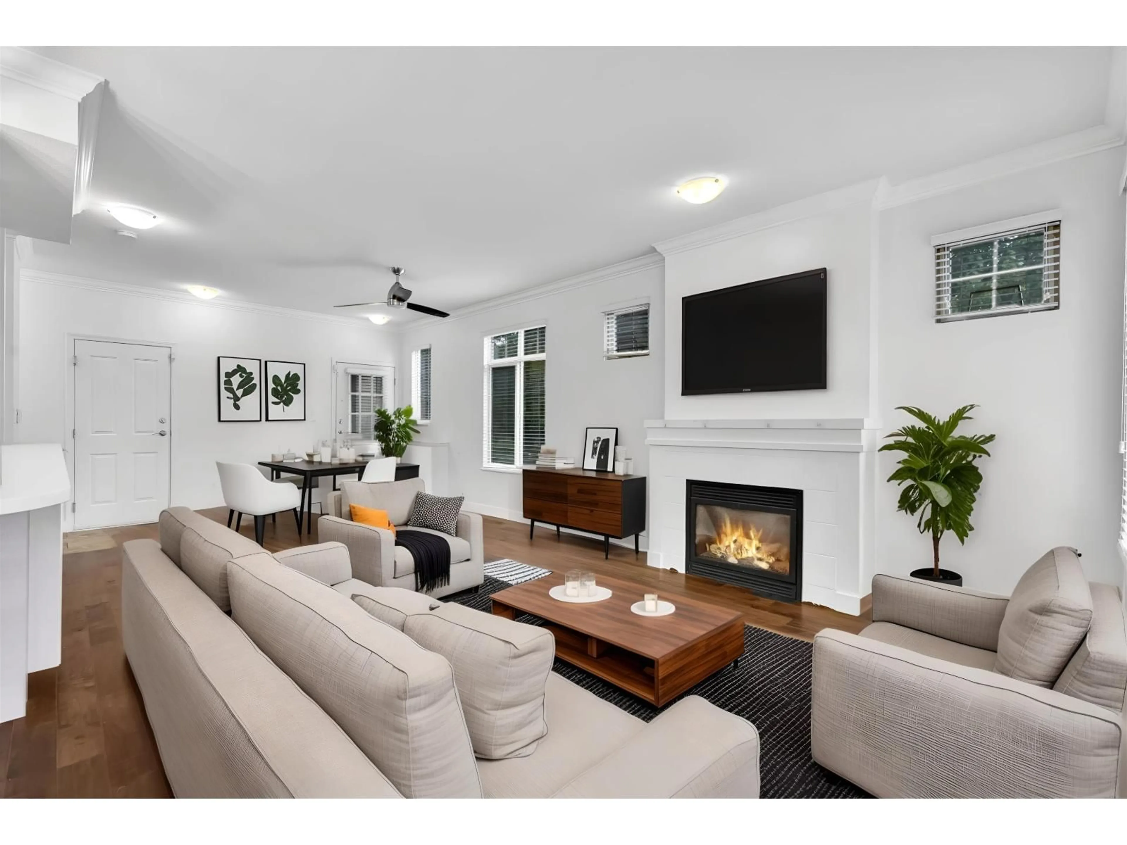 Living room with furniture, unknown for 22 - 15152 62A, Surrey British Columbia V3S1V1