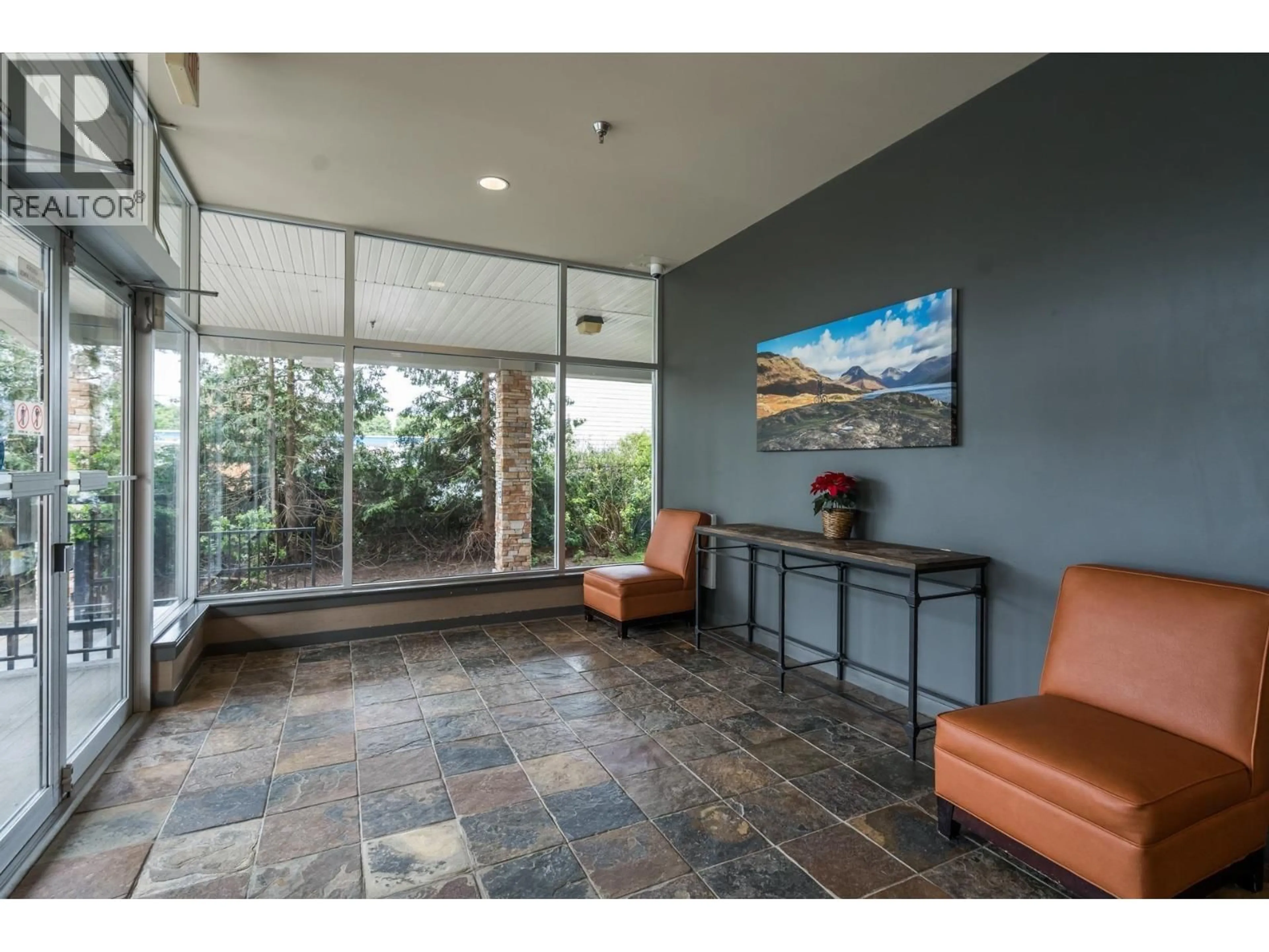 Indoor foyer for 215 - 40437 TANTALUS ROAD, Squamish British Columbia V0N1T0