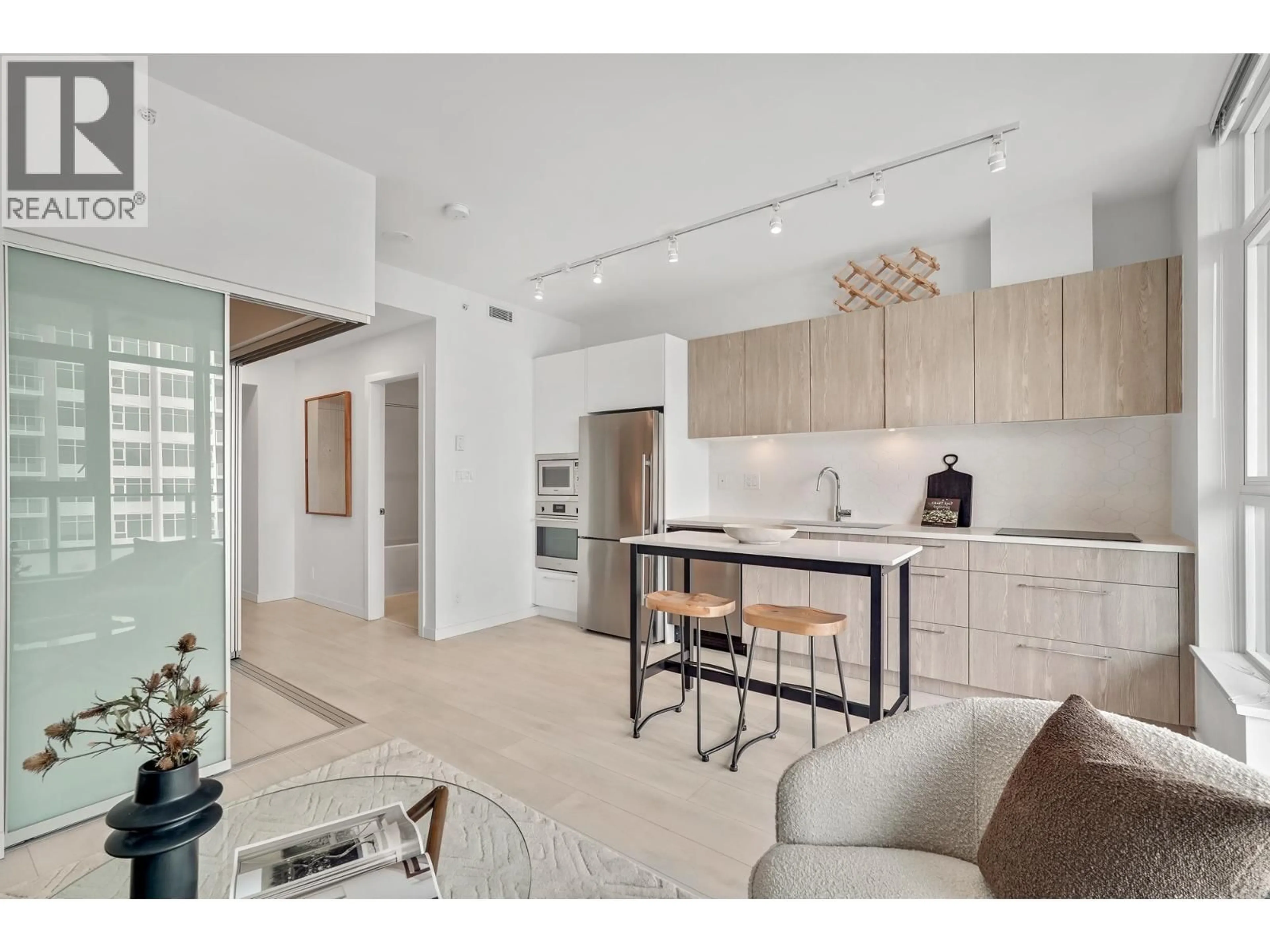 Open concept kitchen, unknown for 606 - 691 NORTH ROAD, Coquitlam British Columbia V3J0H9
