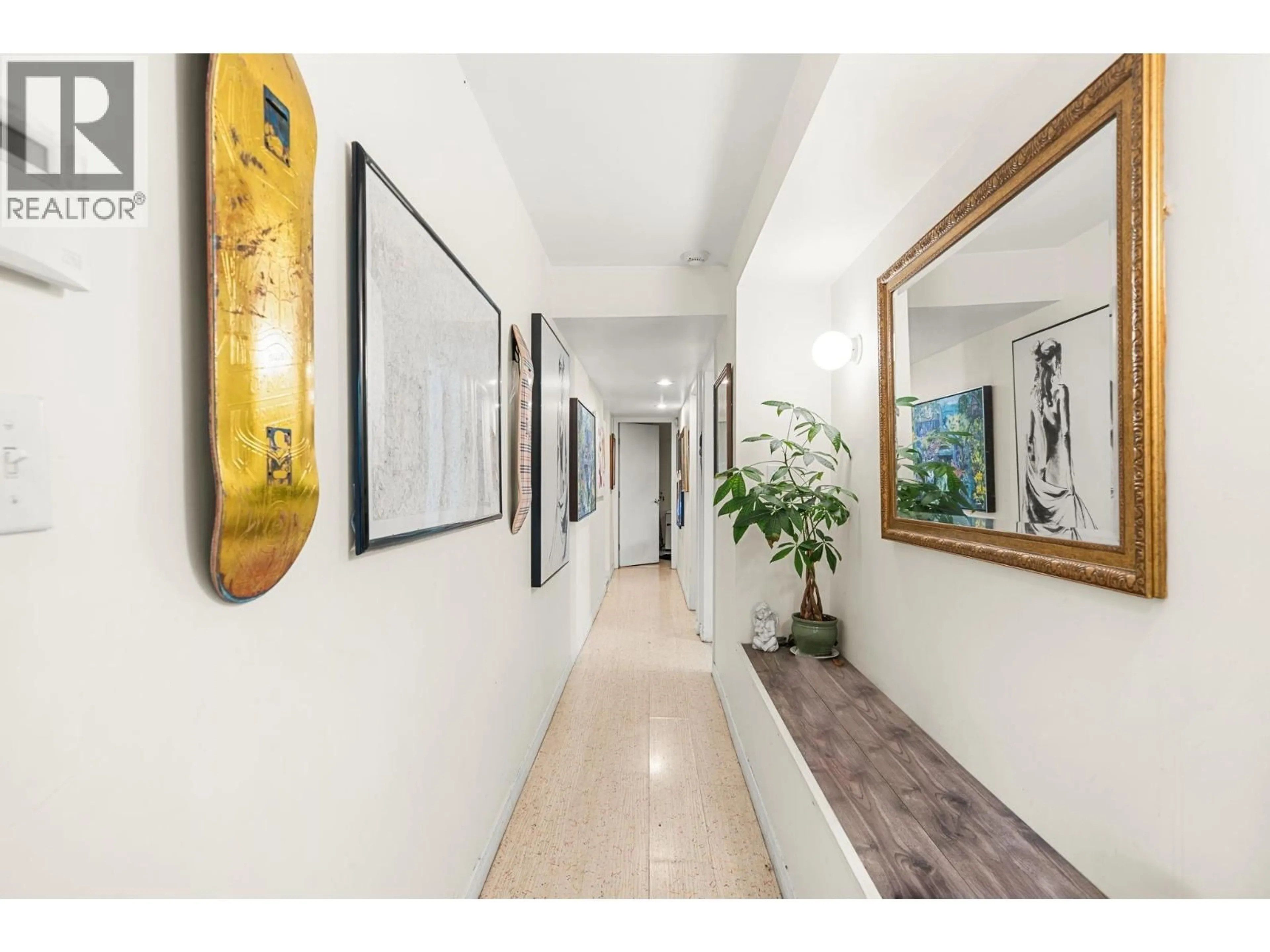Indoor foyer for 2507 25TH AVENUE, Vancouver British Columbia V5R1H2