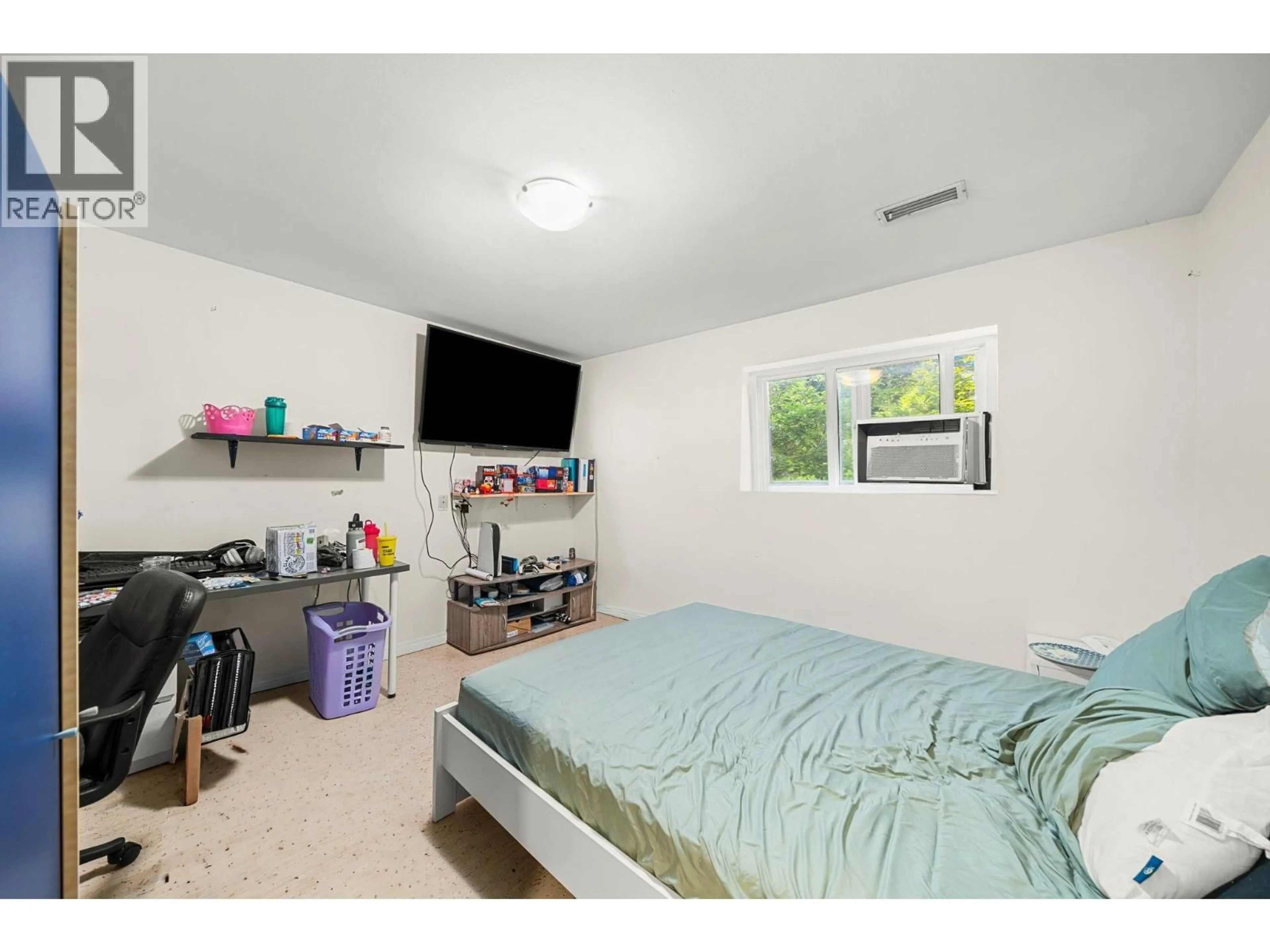 A pic of a room for 2507 25TH AVENUE, Vancouver British Columbia V5R1H2