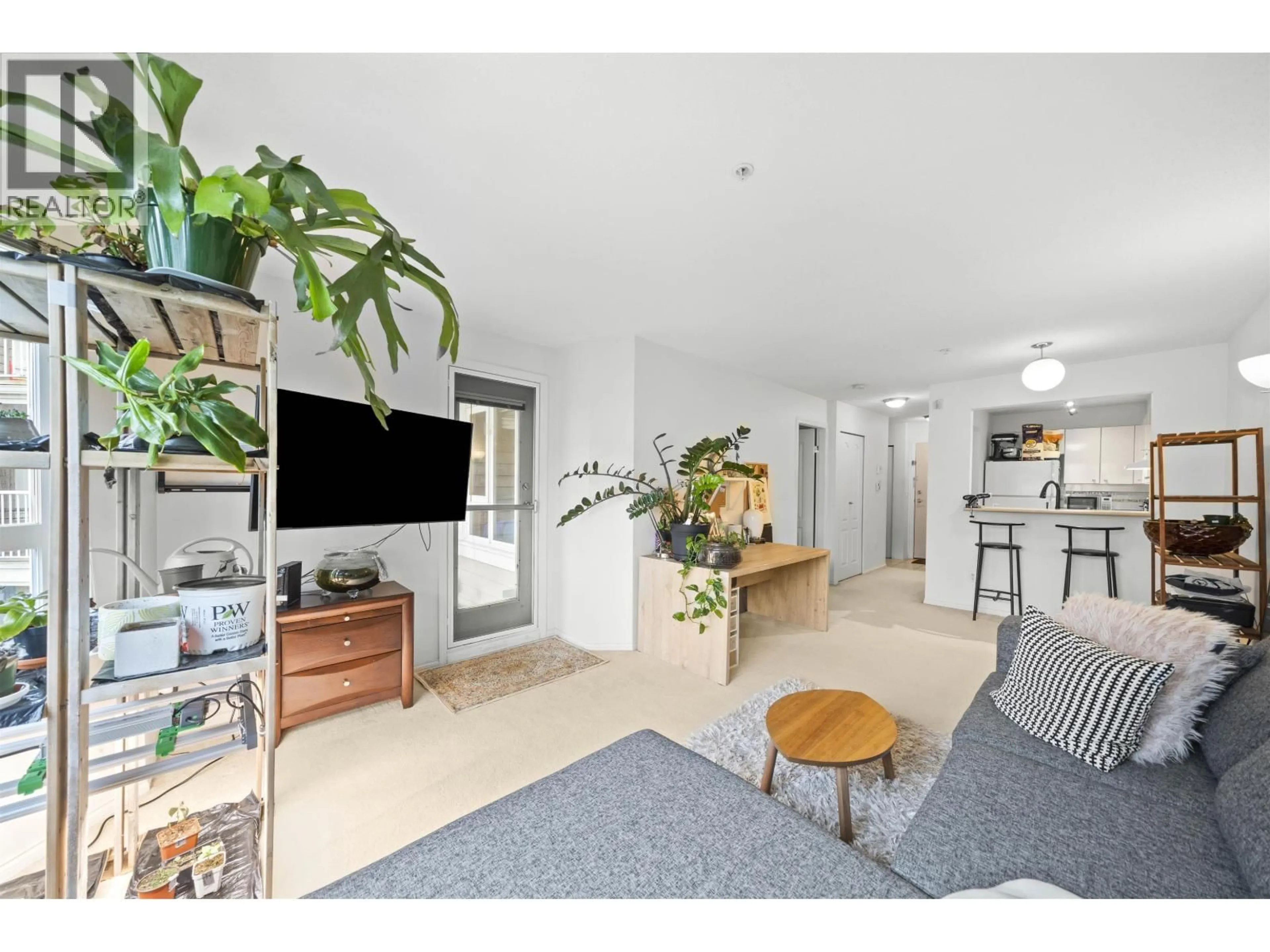 Living room with furniture, unknown for 347 - 5888 DOVER CRESCENT, Richmond British Columbia V7C5R9