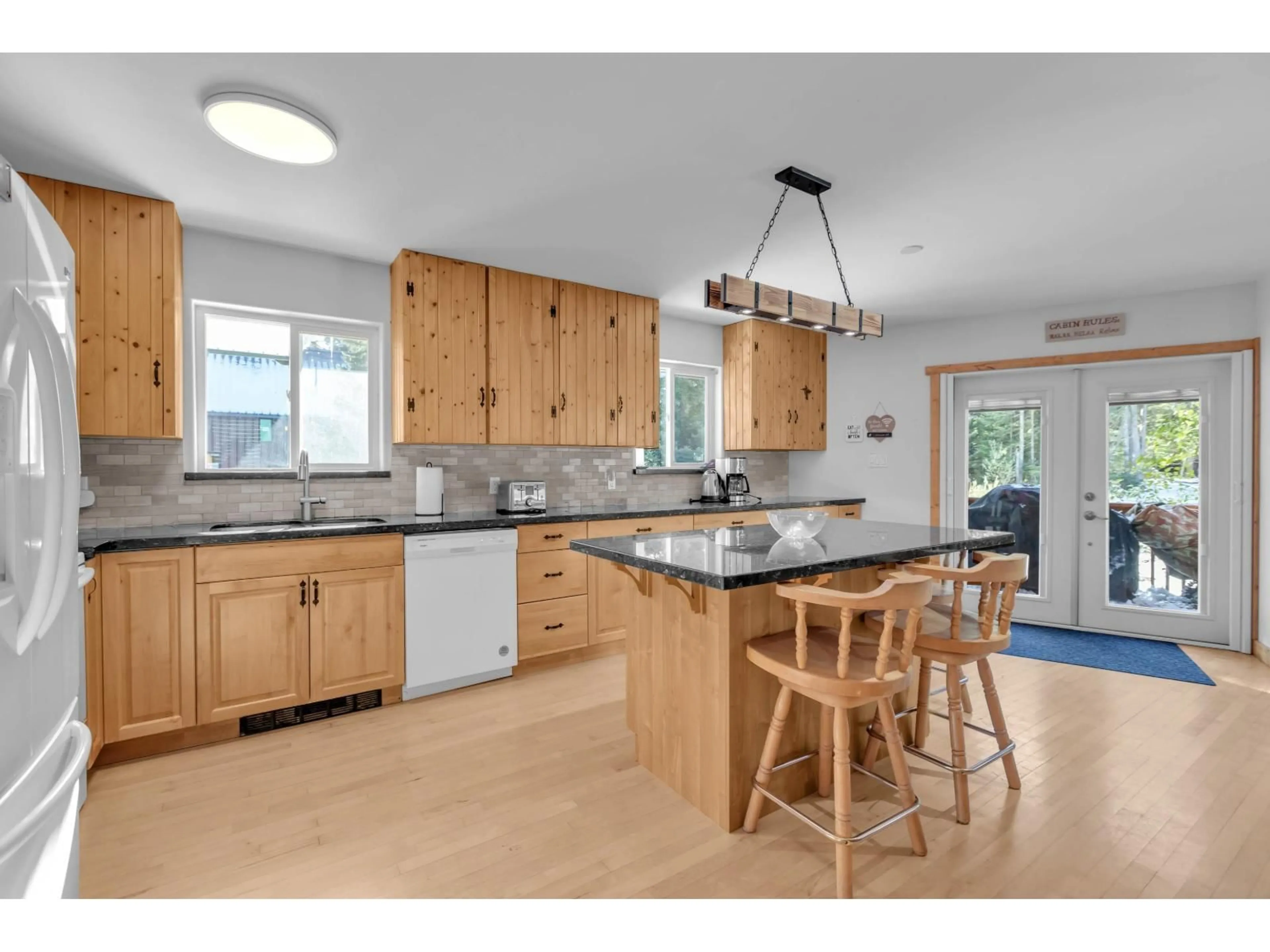 Open concept kitchen, unknown for 47075 SNOWMIST, Agassiz British Columbia V0M1A1
