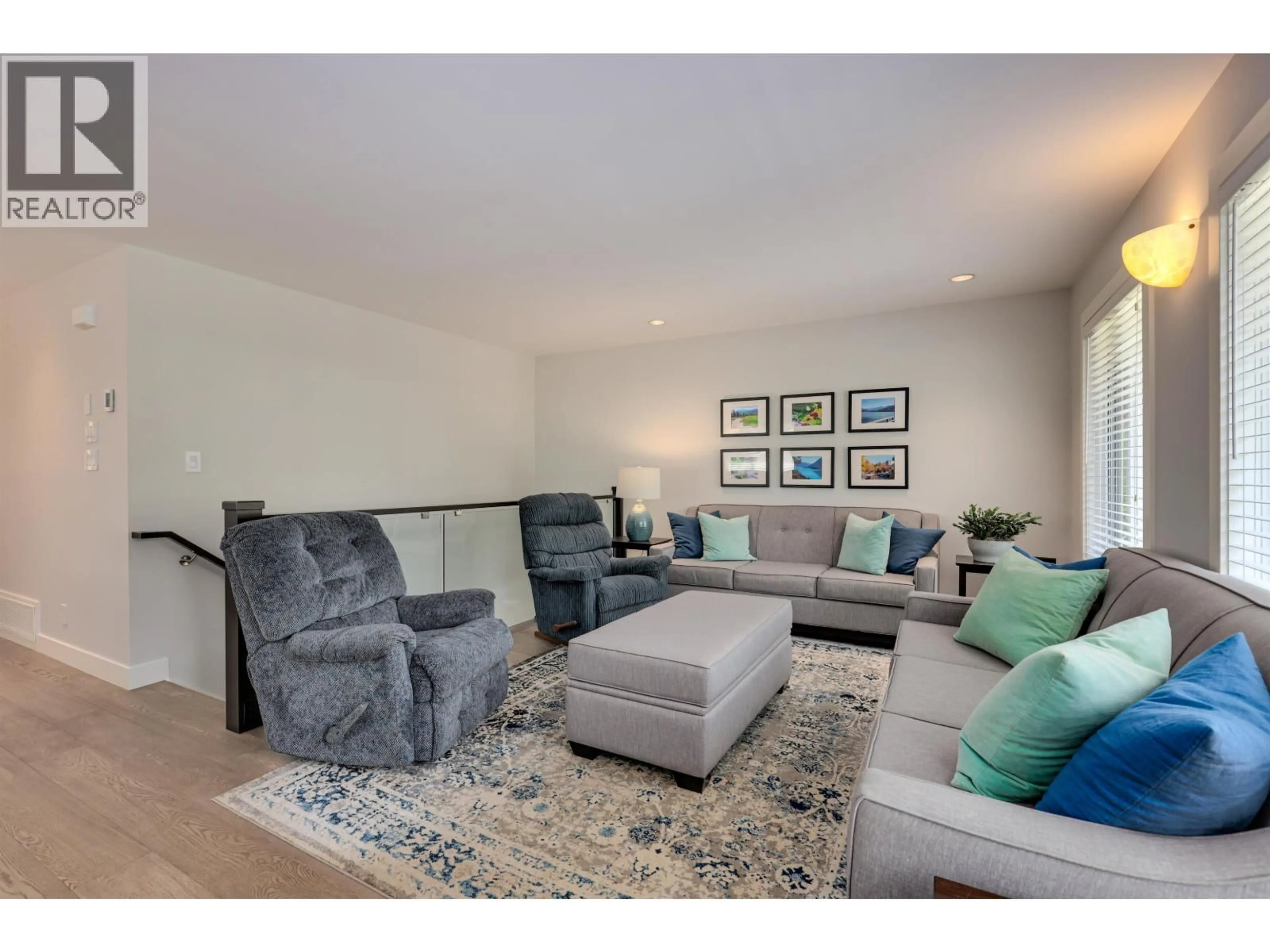 Living room with furniture, unknown for 1433 DORAN ROAD, North Vancouver British Columbia V7K1N1