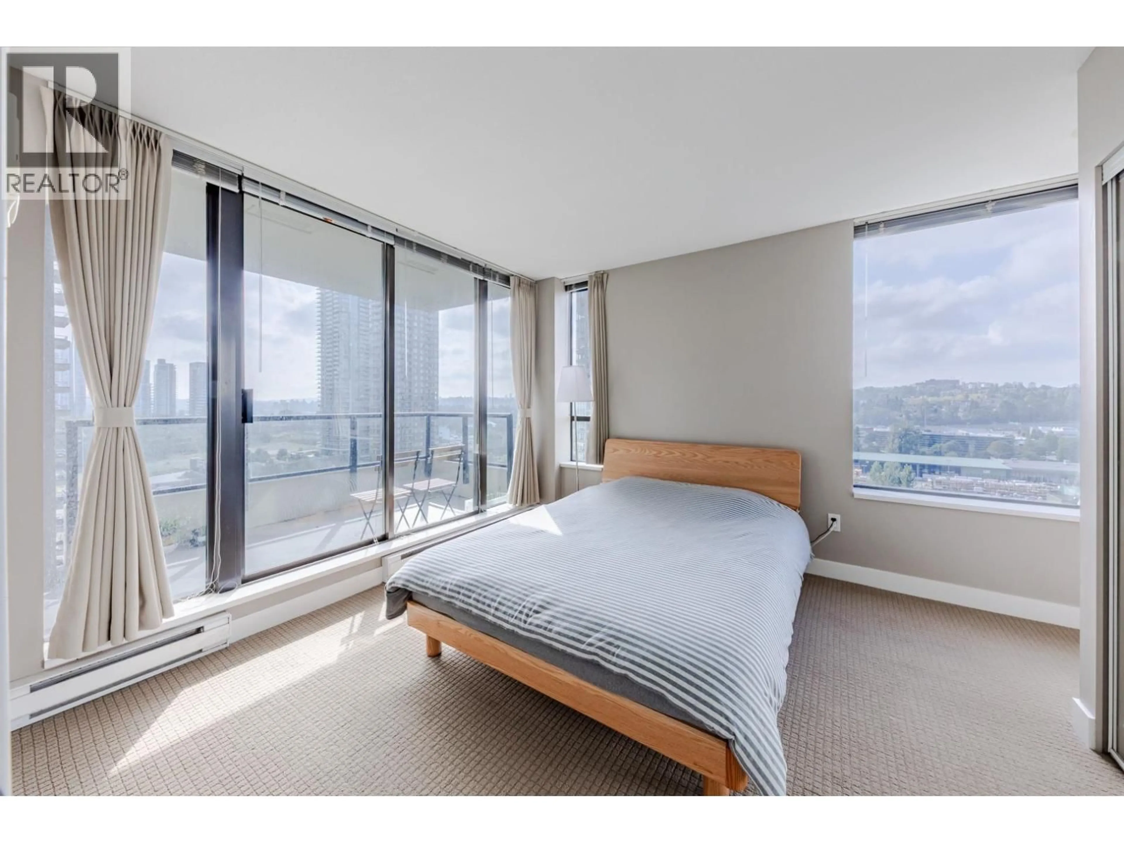 Bedroom with bed, unknown for 1602 - 4182 DAWSON STREET, Burnaby British Columbia V5C0A2