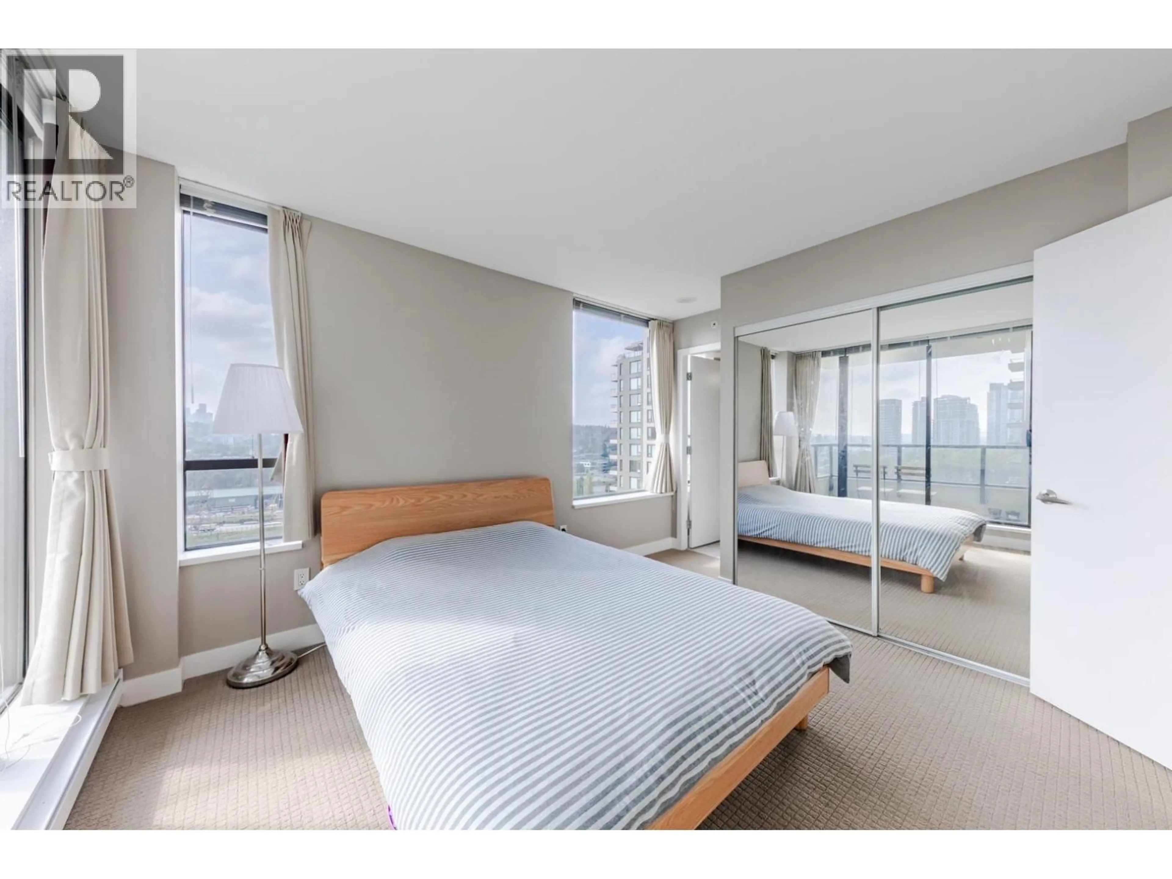 Bedroom with bed, unknown for 1602 - 4182 DAWSON STREET, Burnaby British Columbia V5C0A2