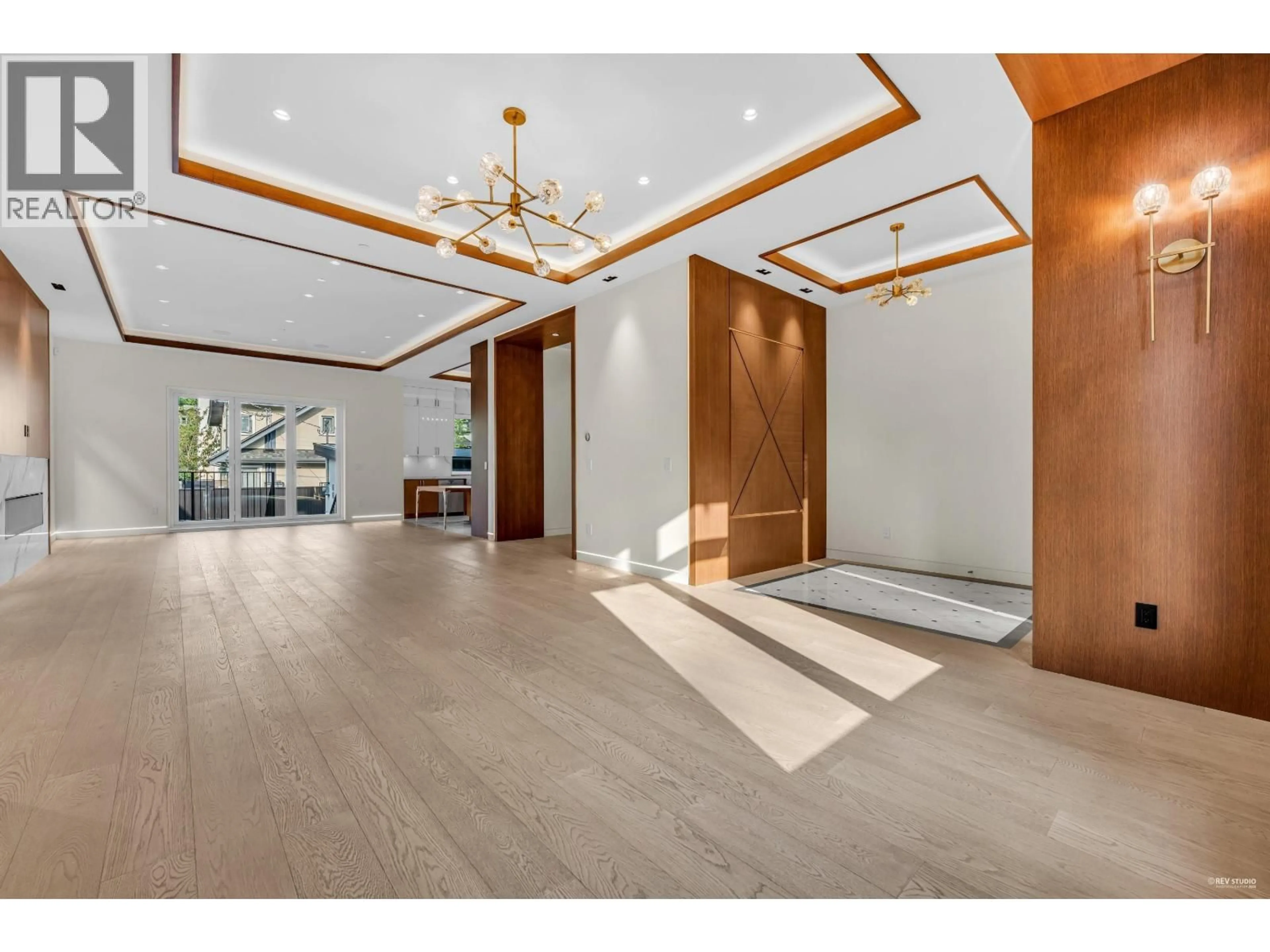 Indoor foyer for 4465 WALLACE STREET, Vancouver British Columbia V6S2J5