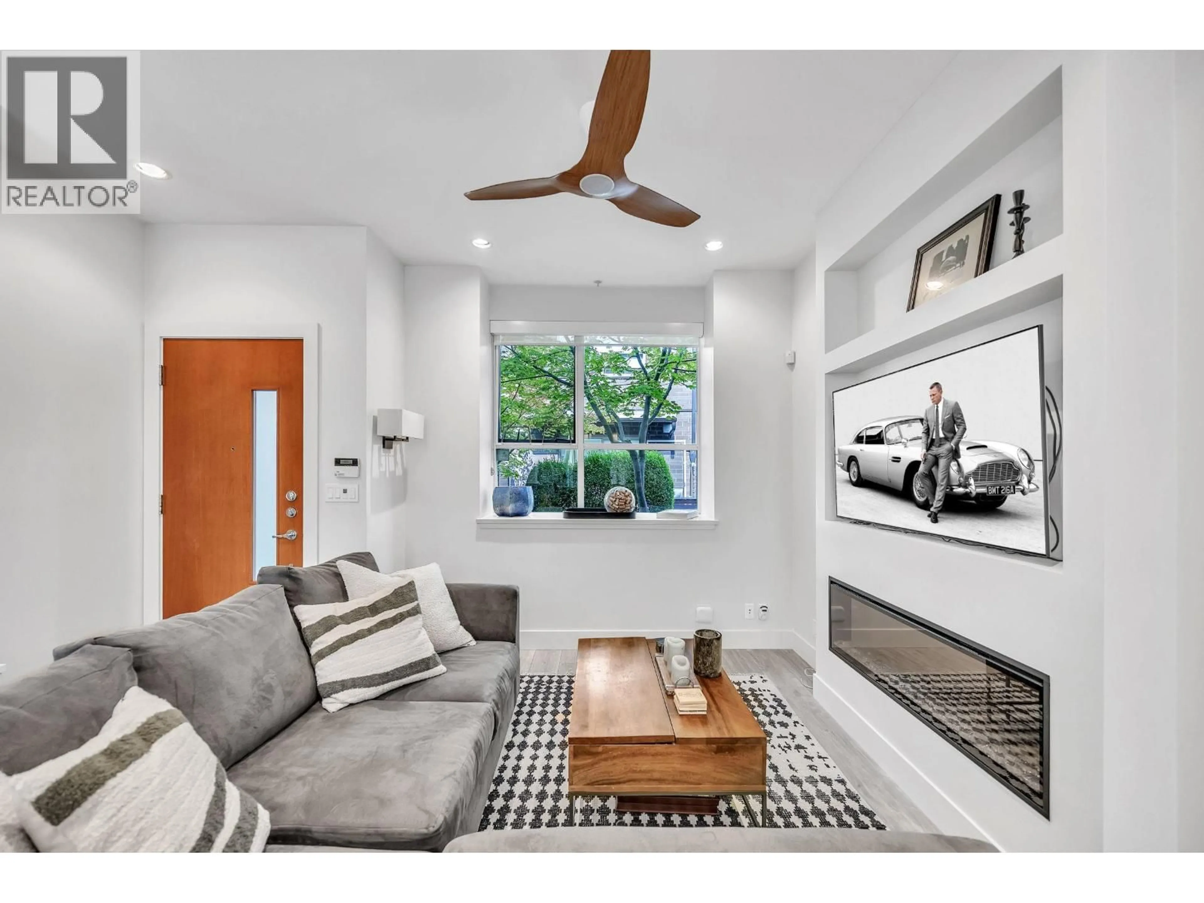 Living room with furniture, unknown for 3 - 2188 8TH AVENUE, Vancouver British Columbia V6K2A4