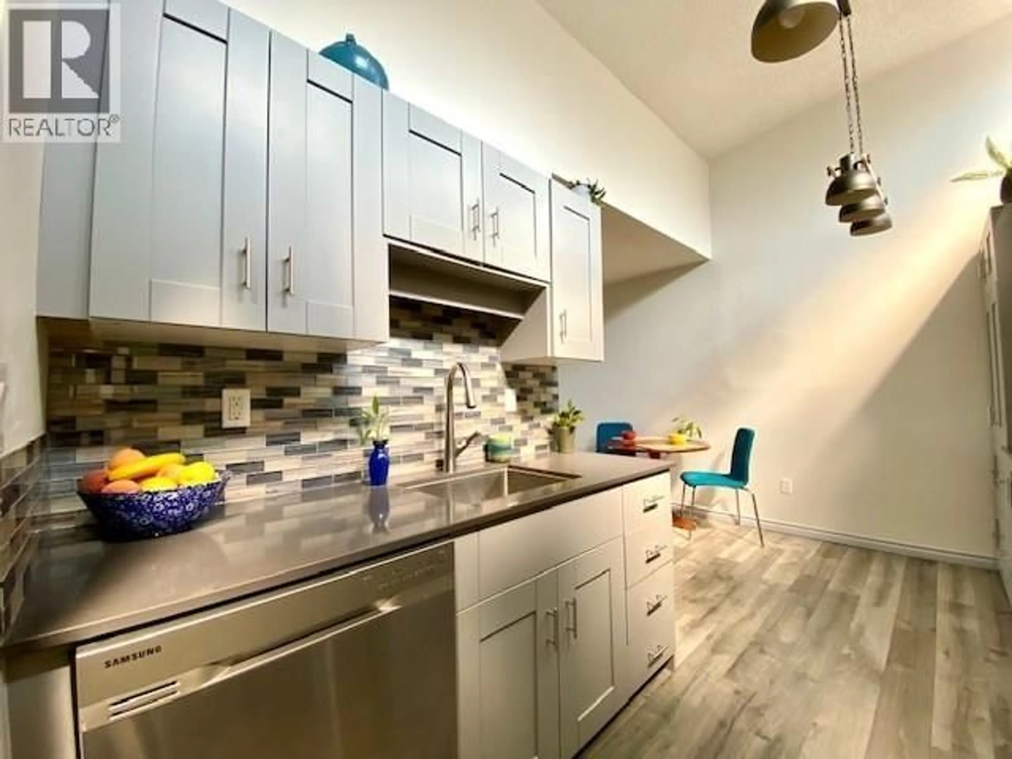 Contemporary kitchen, ceramic/tile floor for 309 - 550 6TH AVENUE, Vancouver British Columbia V5T4H2