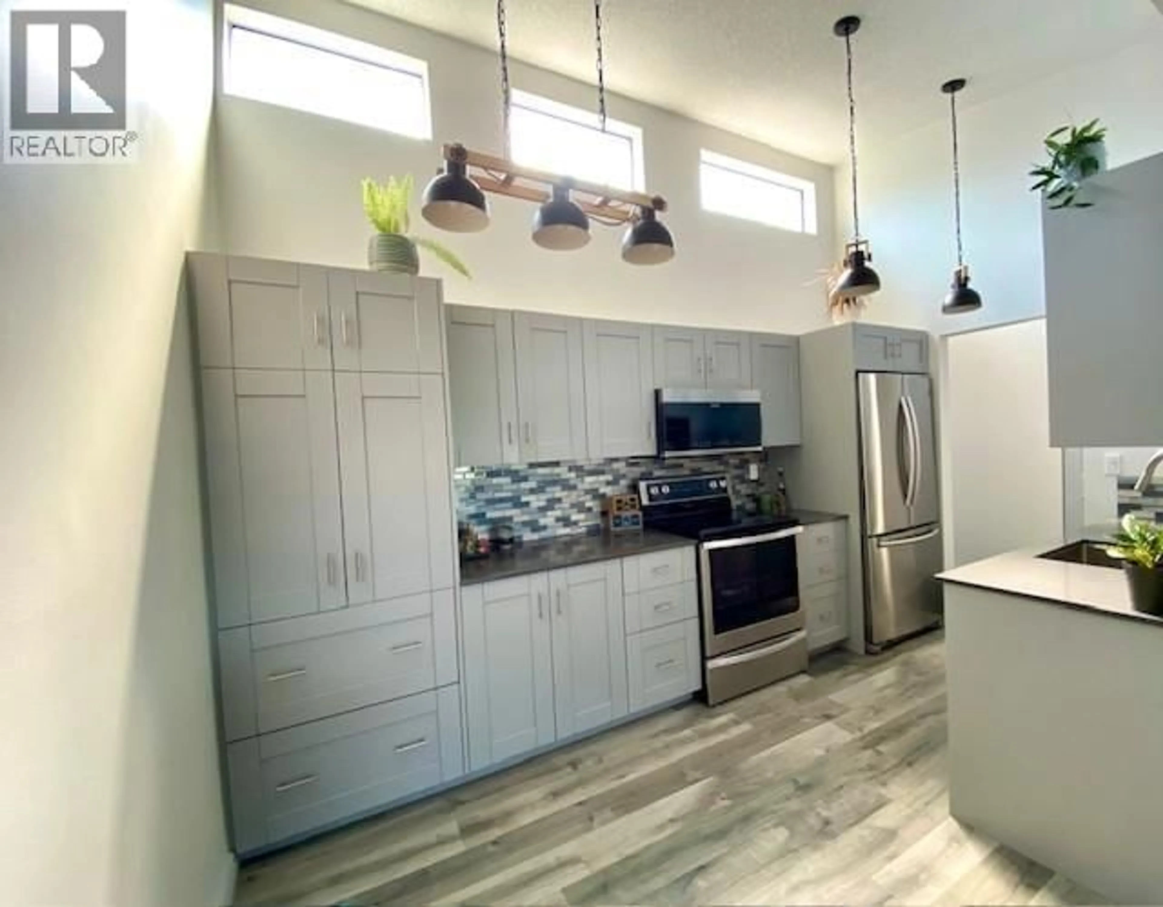 Contemporary kitchen, unknown for 309 - 550 6TH AVENUE, Vancouver British Columbia V5T4H2