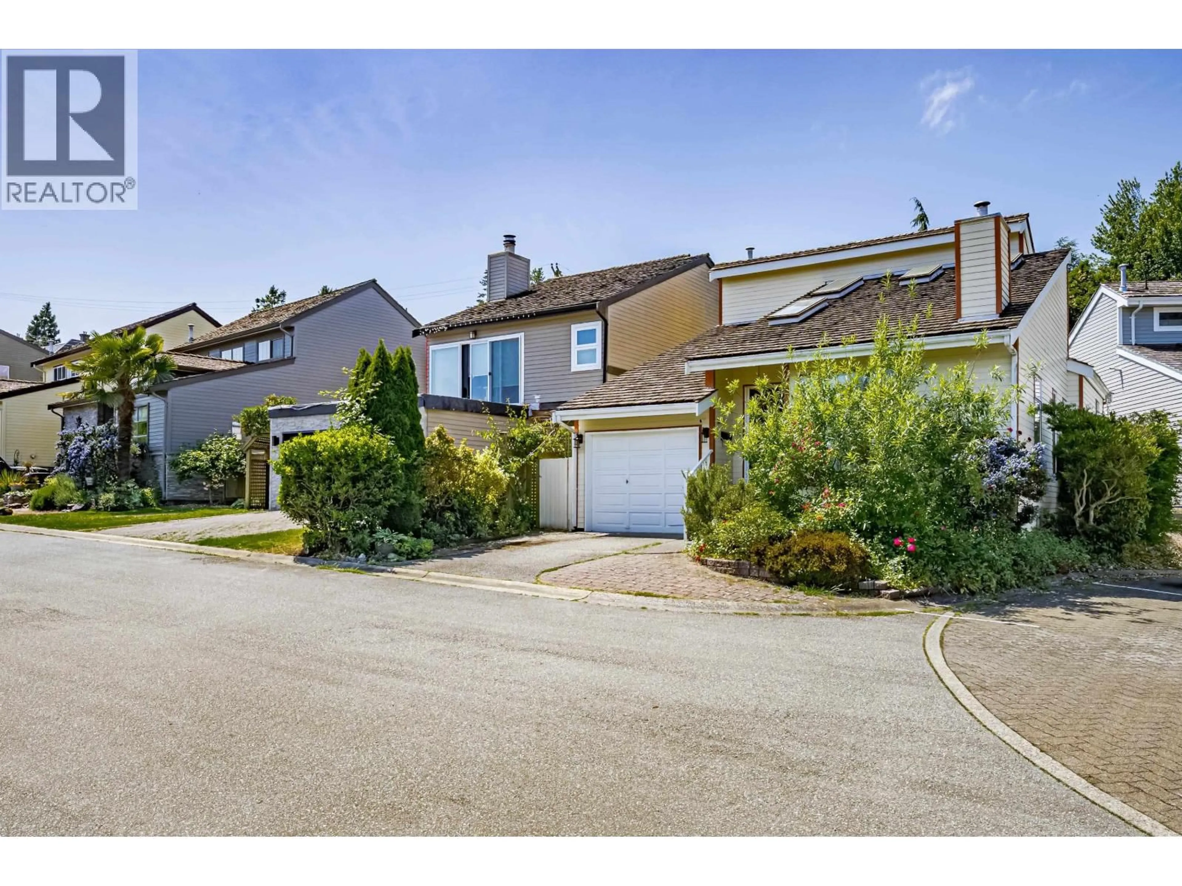 A pic from outside/outdoor area/front of a property/back of a property/a pic from drone, street for 1472 VILLAGE GREEN WYND, Tsawwassen British Columbia V4L2K4