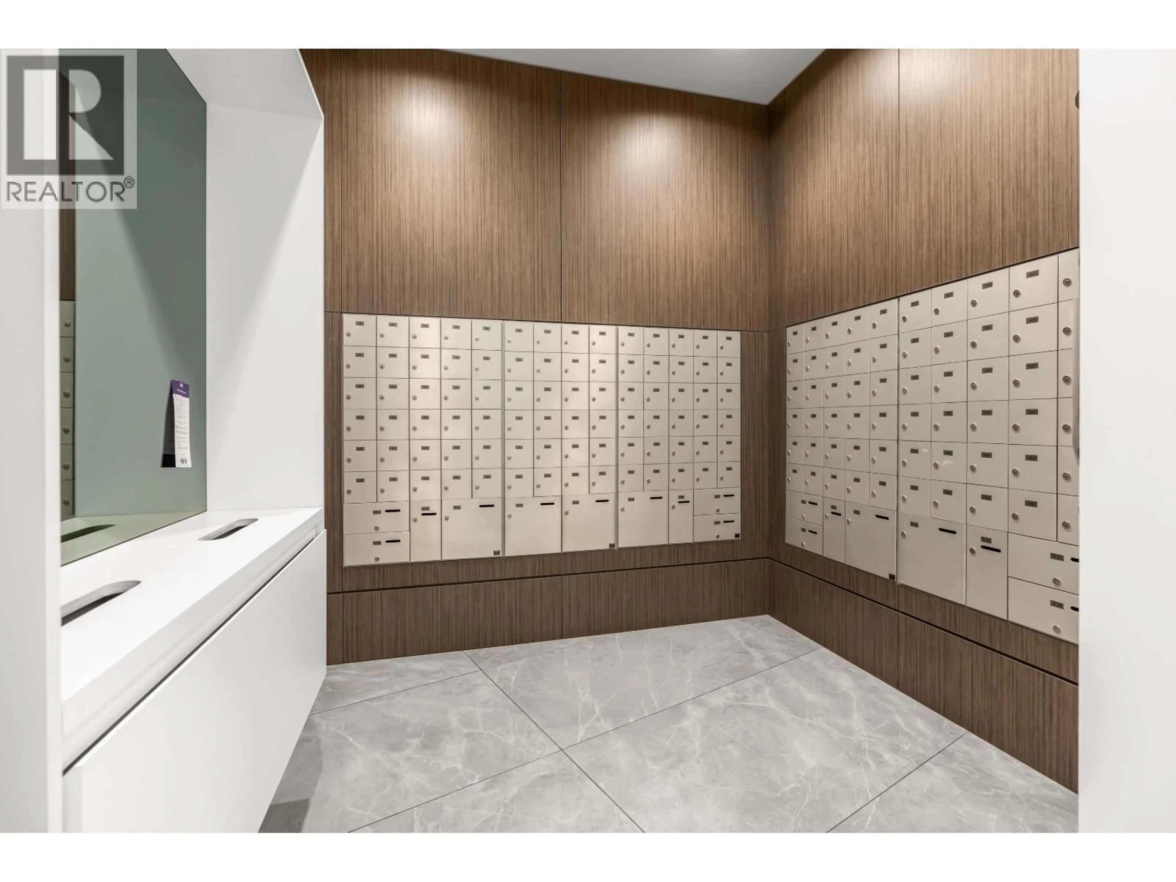 Storage room or clothes room or walk-in closet for 1403 - 5508 HOLLYBRIDGE WAY, Richmond British Columbia V7C0C7