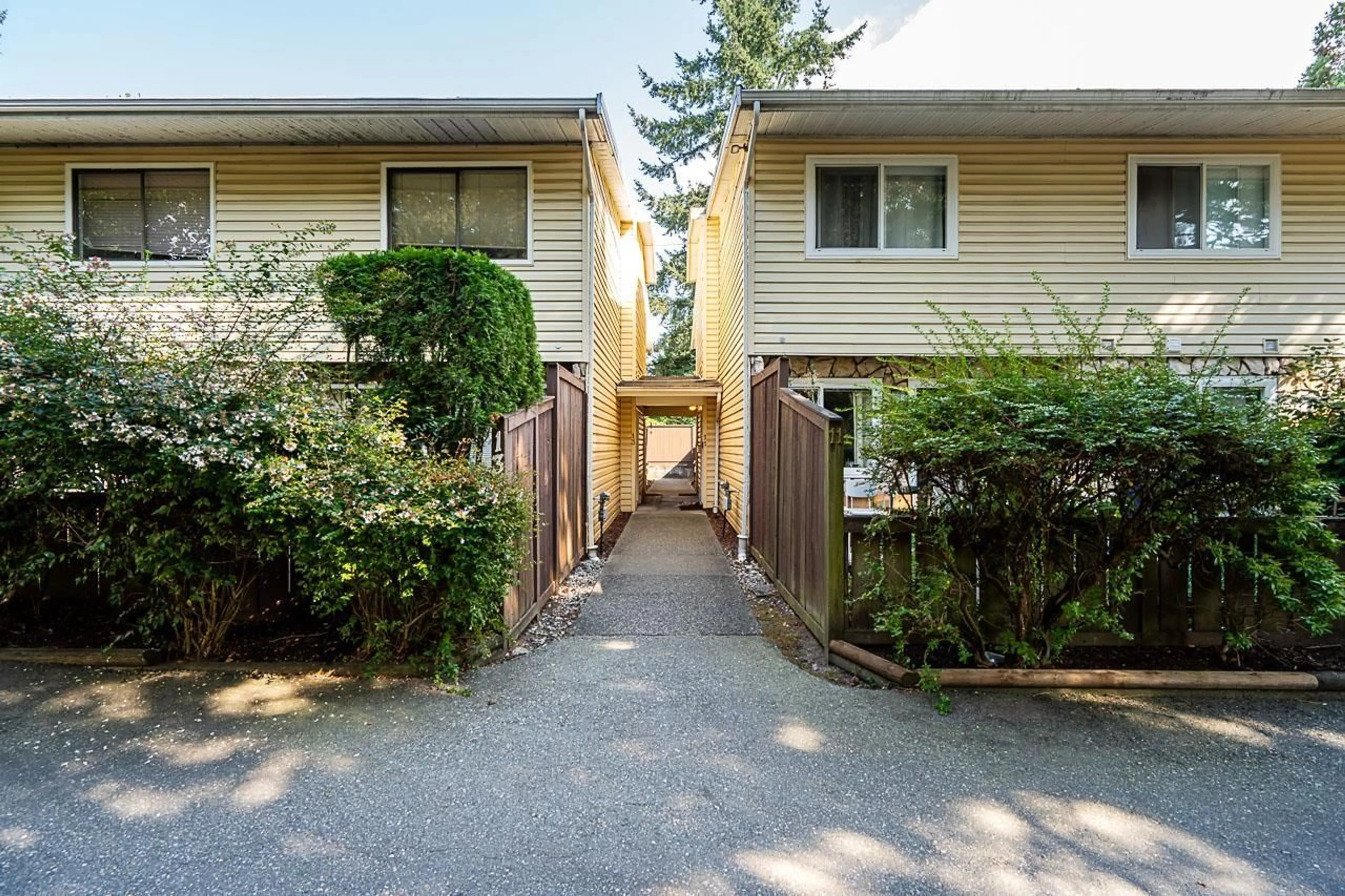 Patio, street for 12 - 9402 122, Surrey British Columbia V3V4L6