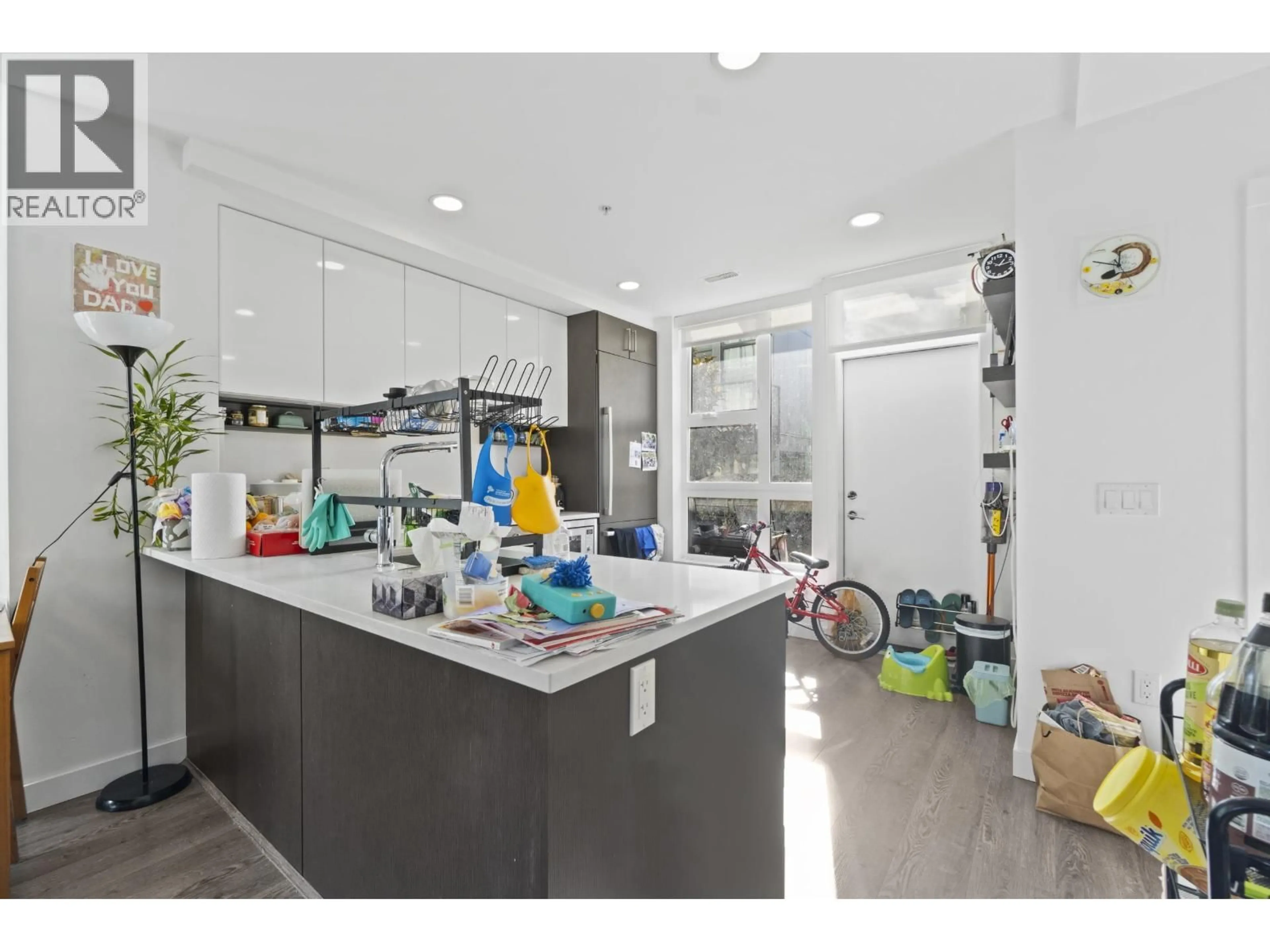 Open concept kitchen, unknown for 190 63RD AVENUE, Vancouver British Columbia V5X0G6
