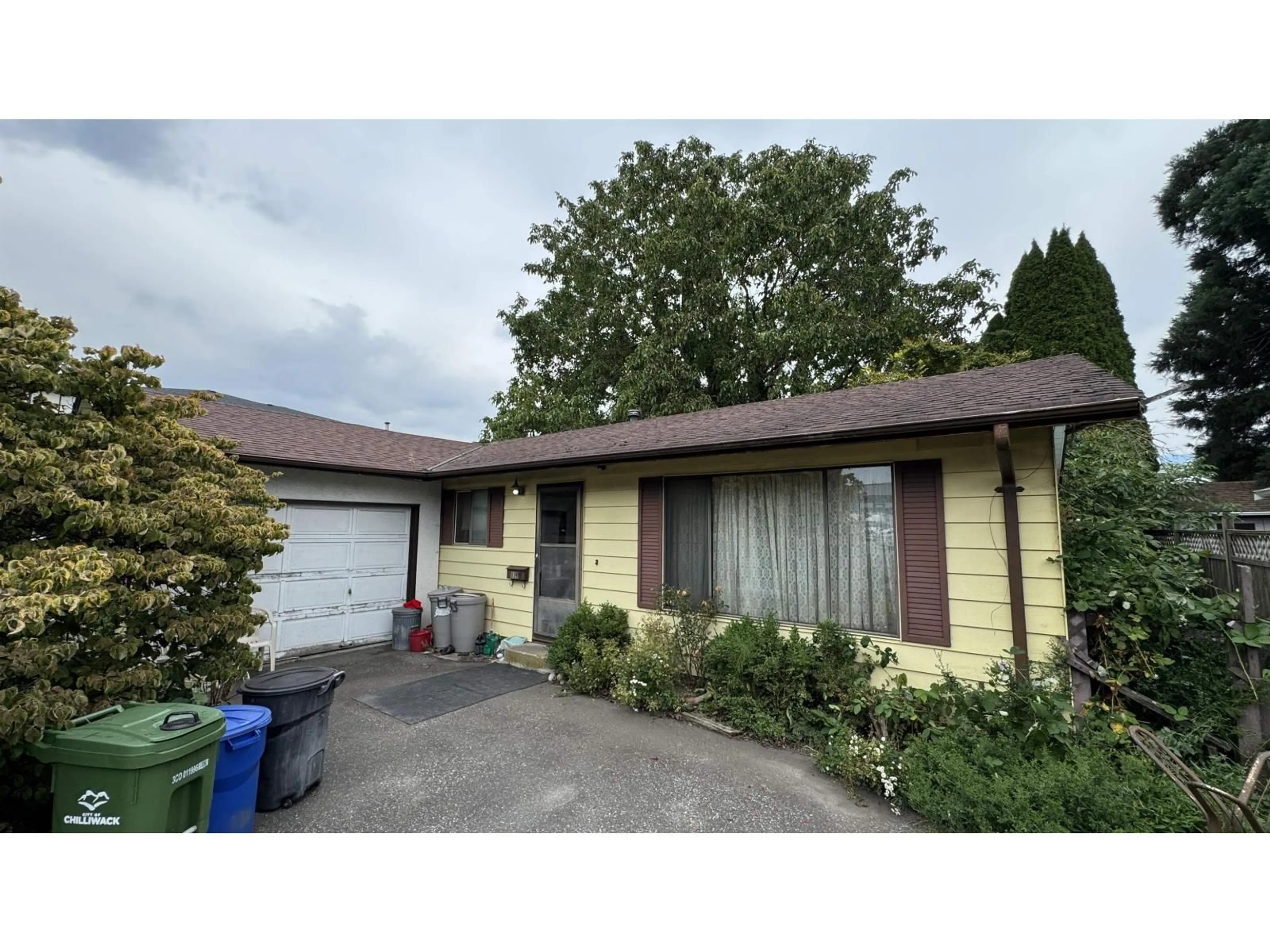 Home with vinyl exterior material, street for 8900 CHARLES STREET, Chilliwack British Columbia V2P7H8