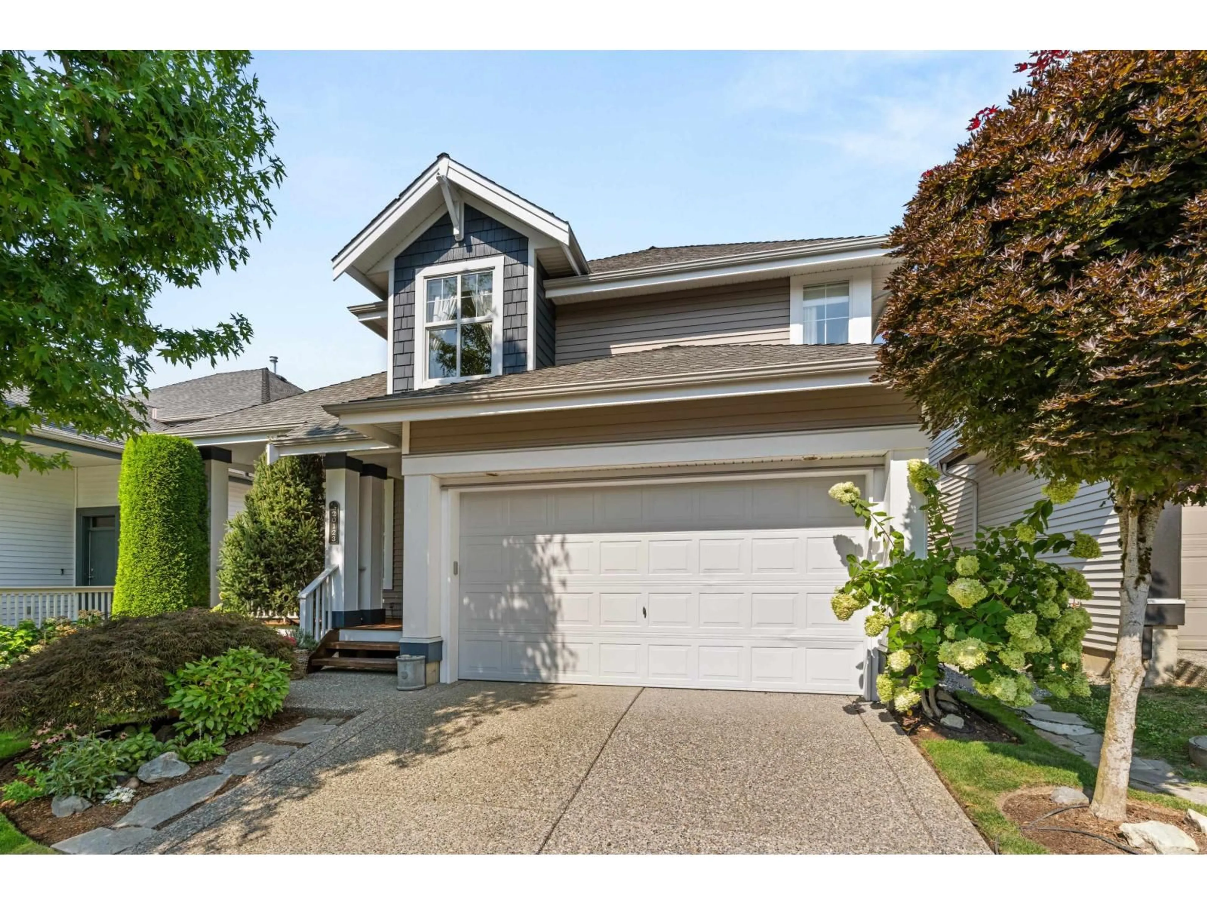 Home with vinyl exterior material, street for 20123 69, Langley British Columbia V2Y2Z8