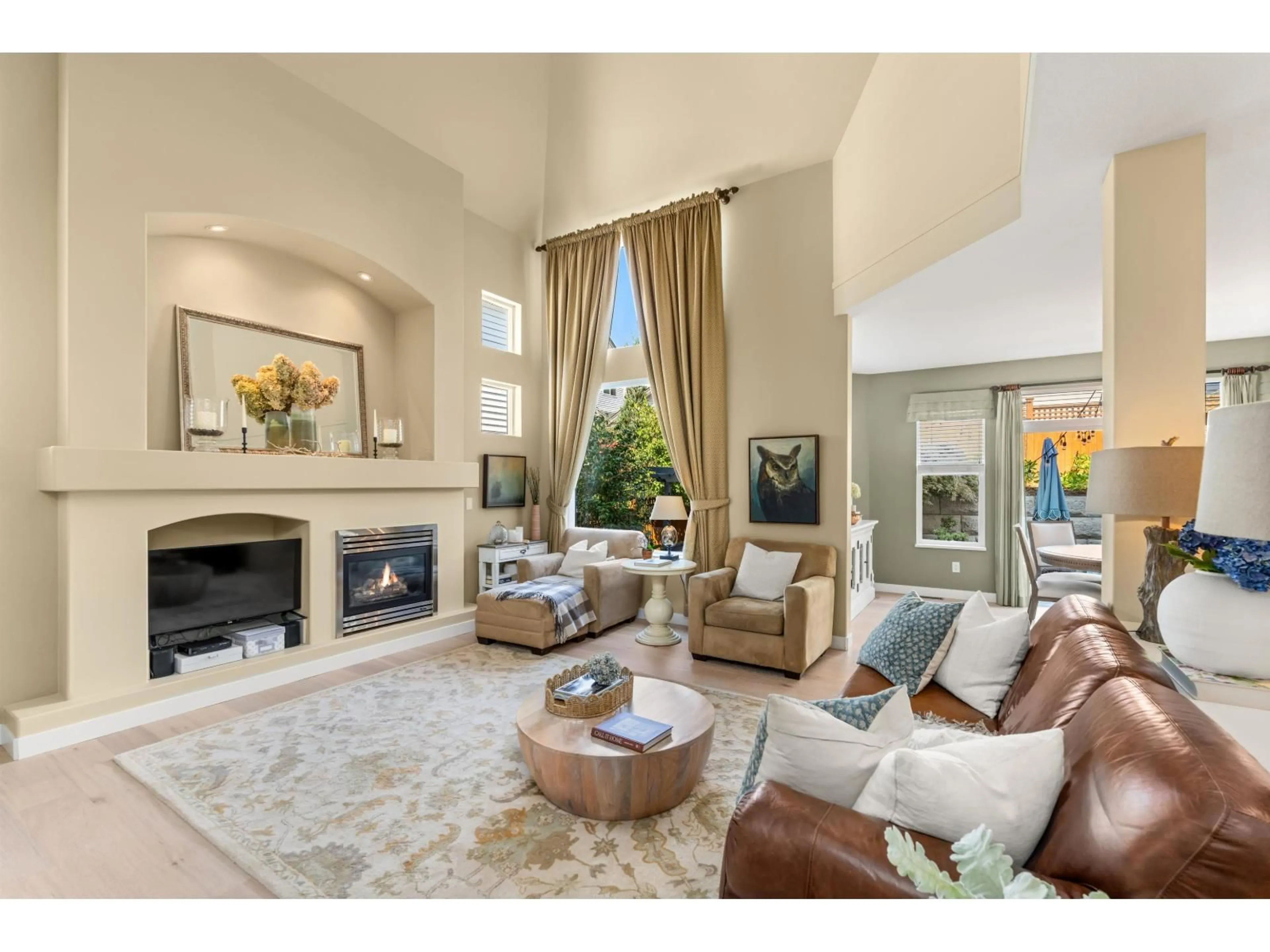 Living room with furniture, unknown for 20123 69, Langley British Columbia V2Y2Z8