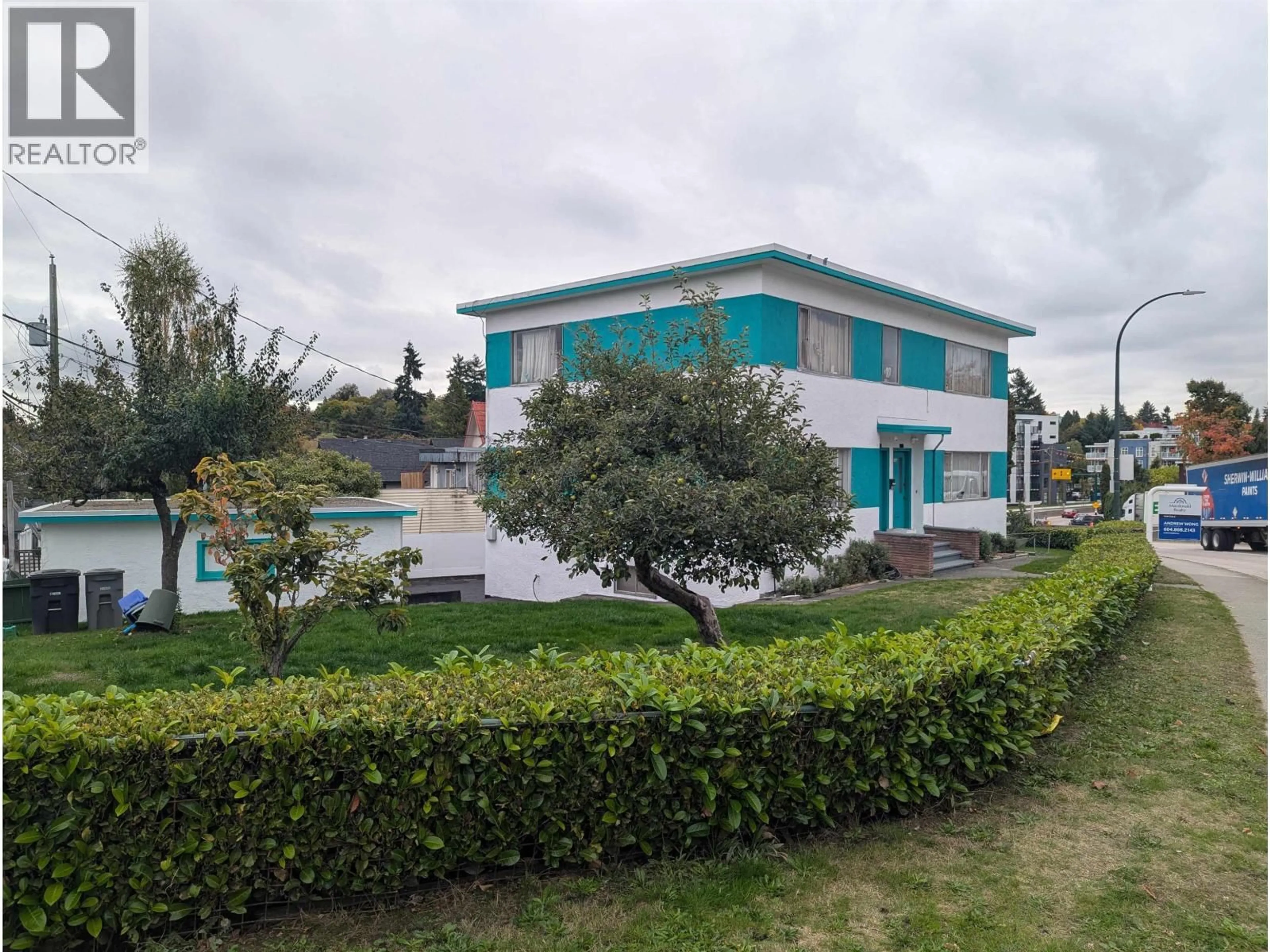 A pic from outside/outdoor area/front of a property/back of a property/a pic from drone, building for 2984 CLARK DRIVE, Vancouver British Columbia V5N3H9