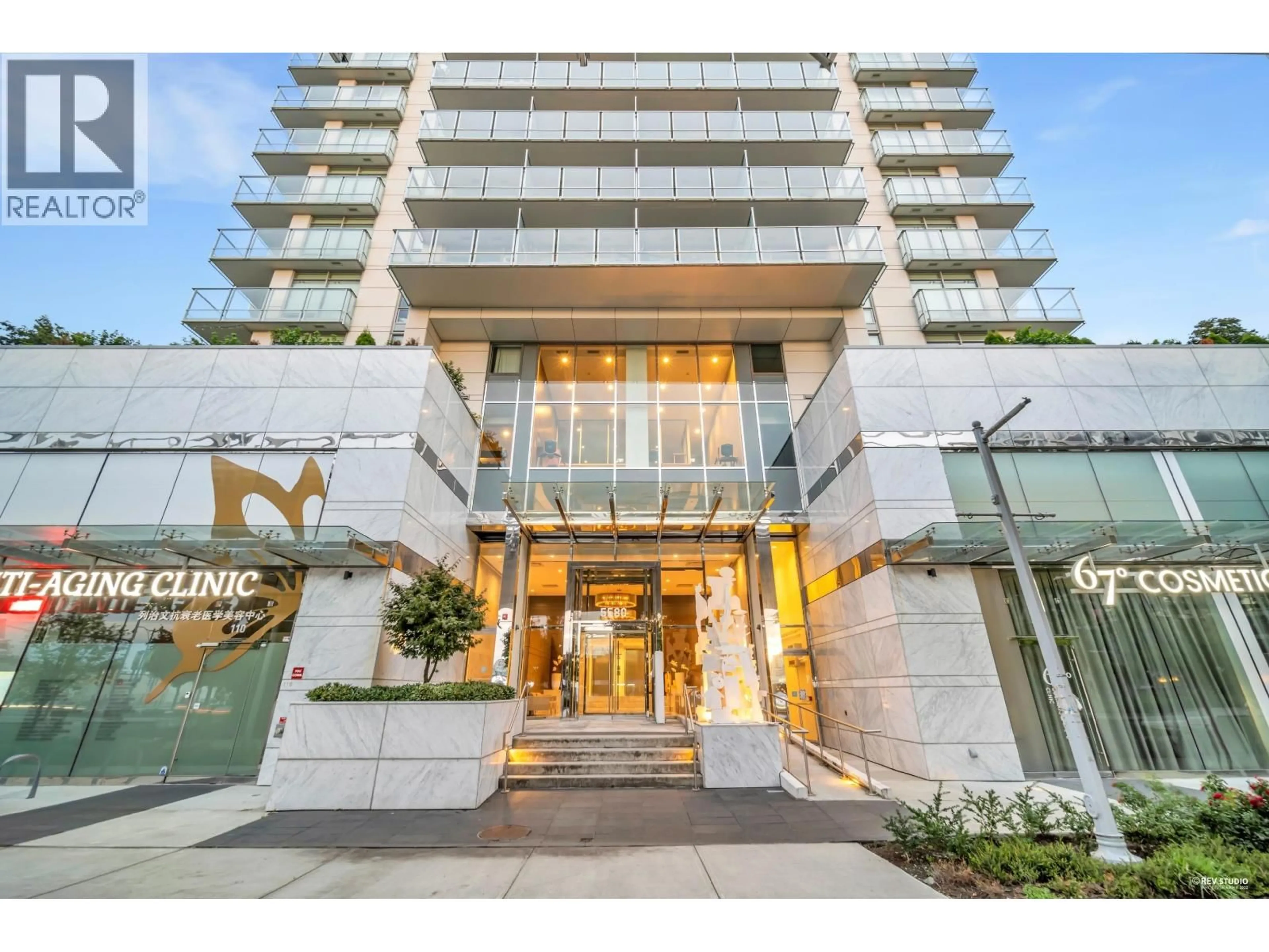 Indoor foyer for 1501 - 5580 NO. 3 ROAD, Richmond British Columbia V6X0R8