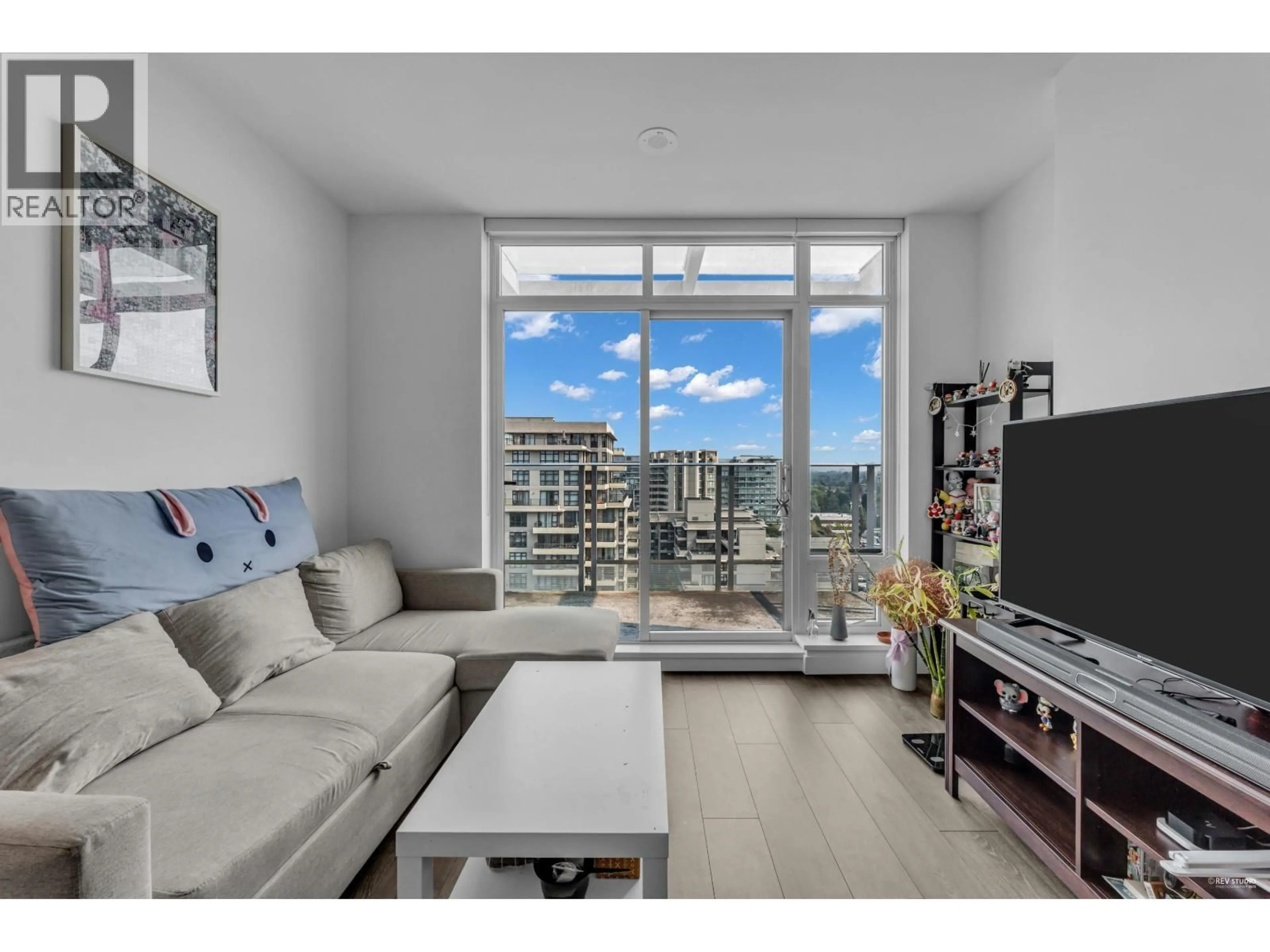 Living room with furniture, unknown for 1501 - 5580 NO. 3 ROAD, Richmond British Columbia V6X0R8