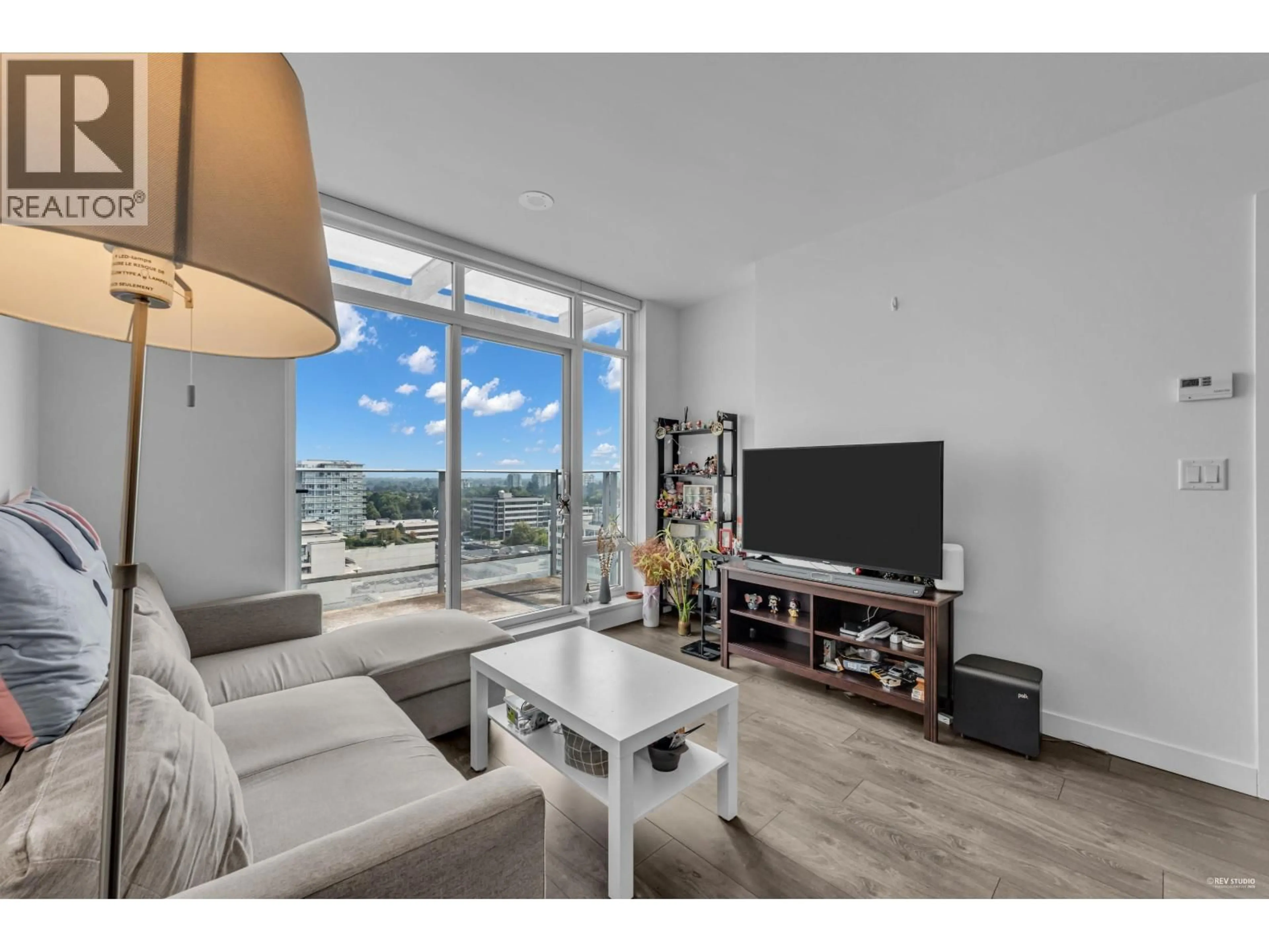 Living room with furniture, unknown for 1501 - 5580 NO. 3 ROAD, Richmond British Columbia V6X0R8