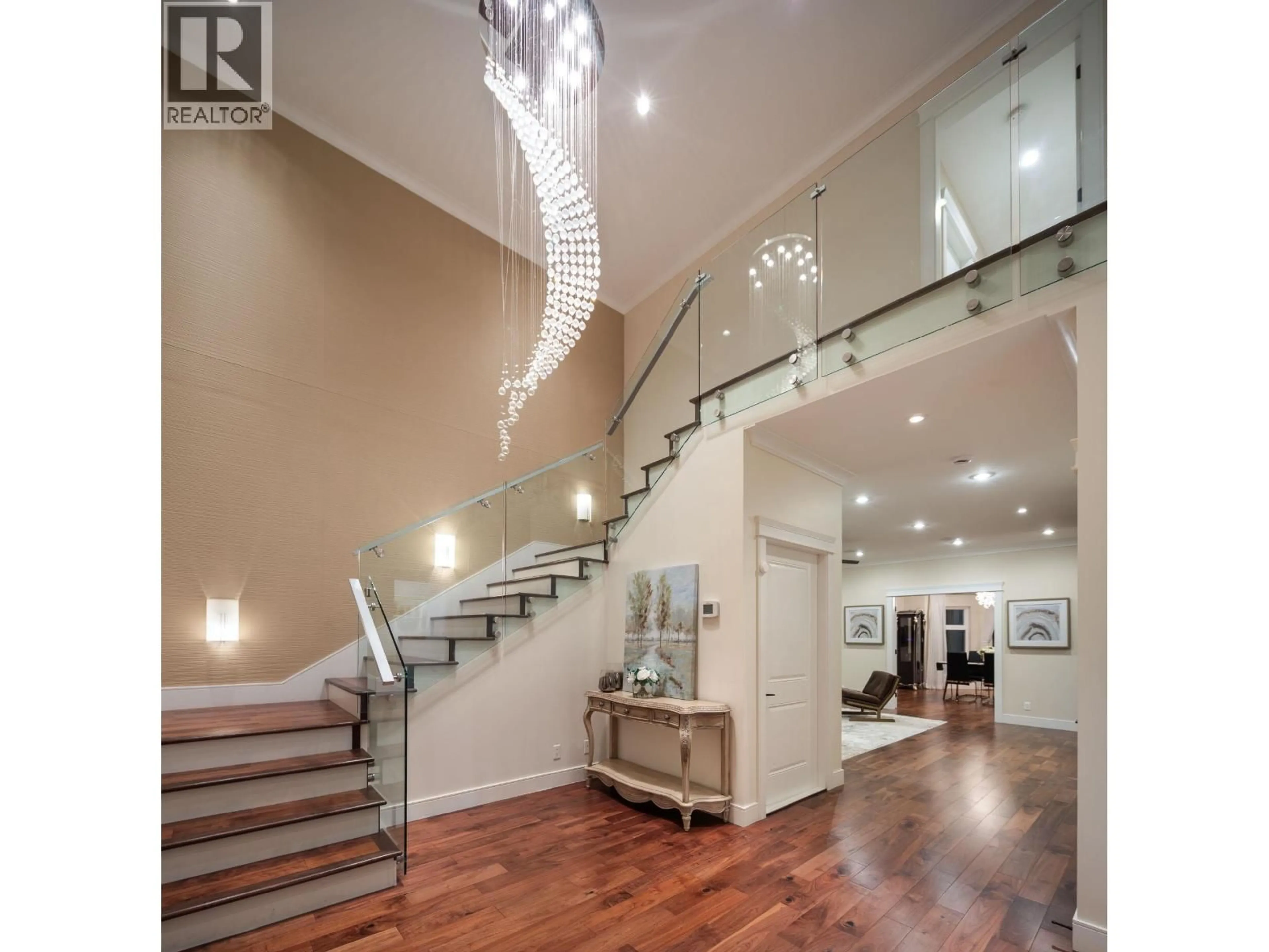 Indoor foyer for 839 20TH STREET, North Vancouver British Columbia V7P2B5