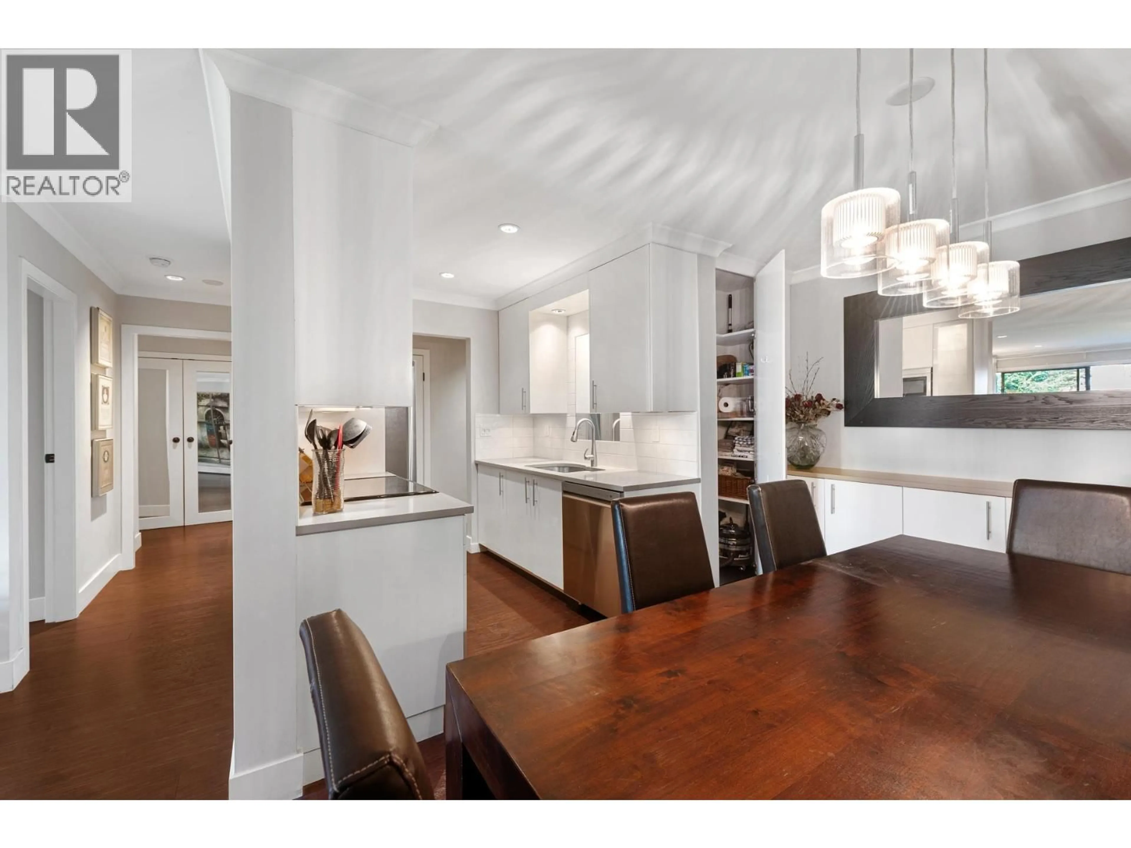 Open concept kitchen, unknown for 204 - 341 3RD STREET, North Vancouver British Columbia V7M1G3