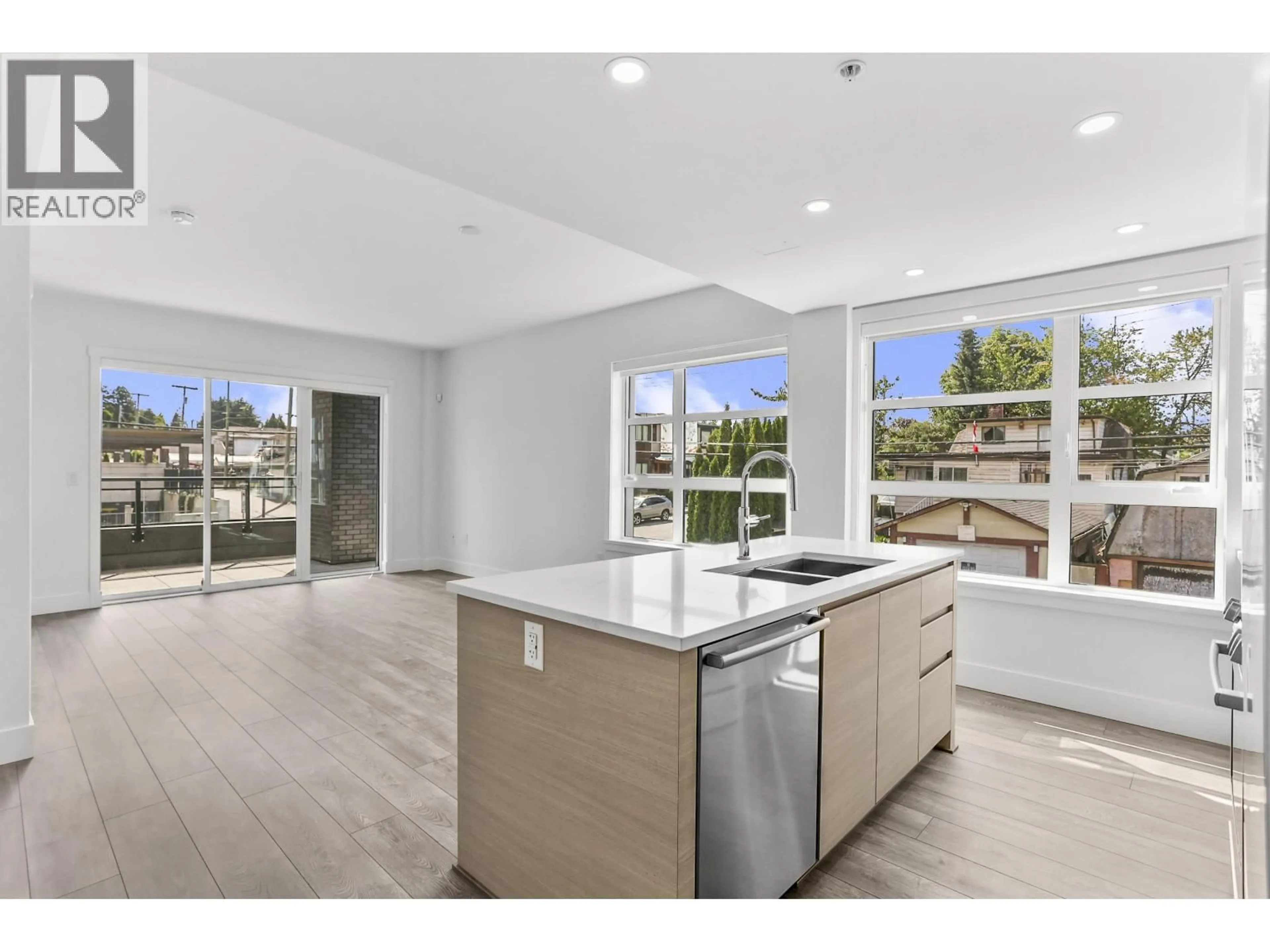 Open concept kitchen, unknown for 306 - 4788 HASTINGS STREET, Burnaby British Columbia V5C0P3
