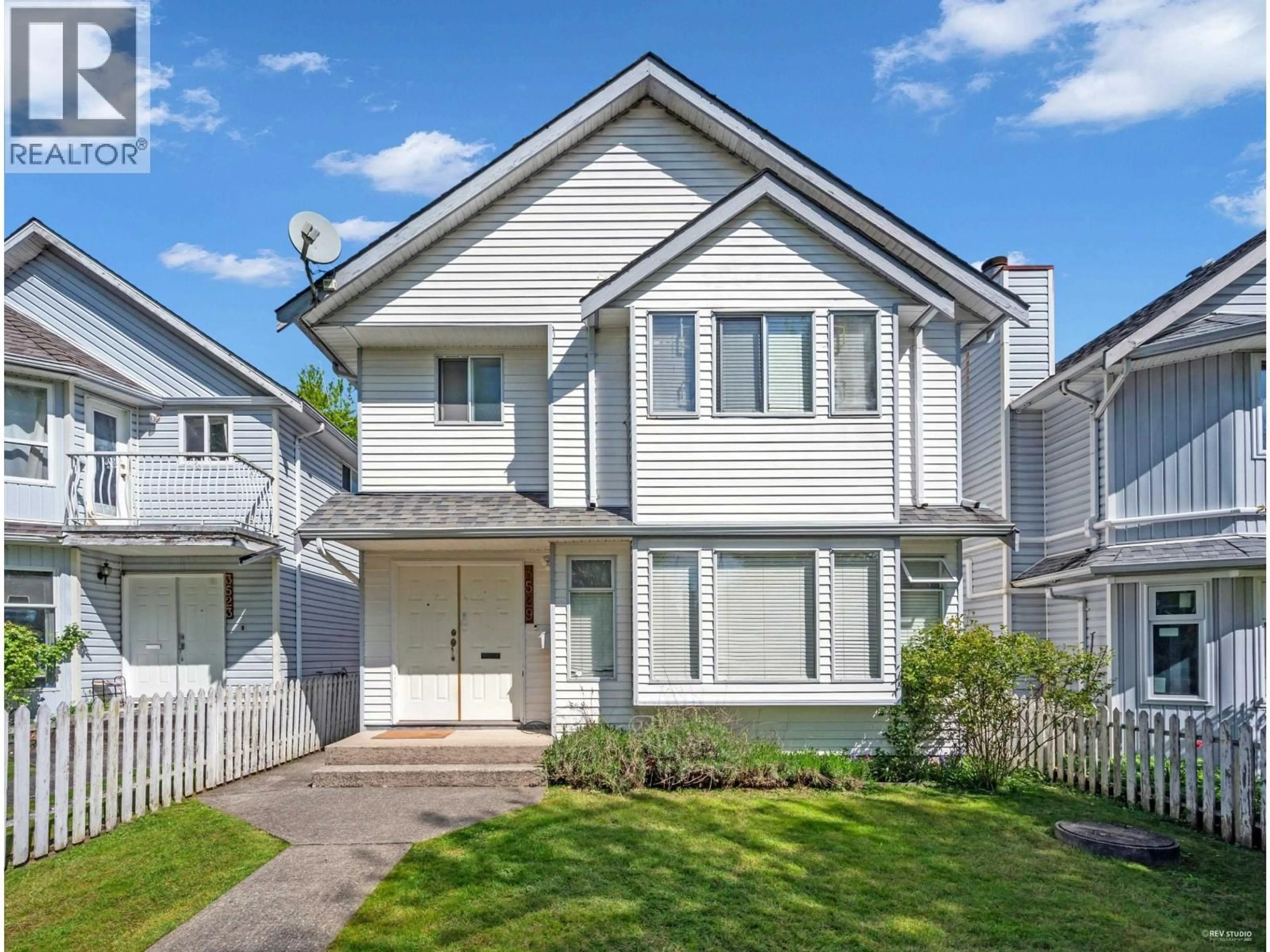 Home with vinyl exterior material, street for 3529 NAPIER STREET, Vancouver British Columbia V5K2X8
