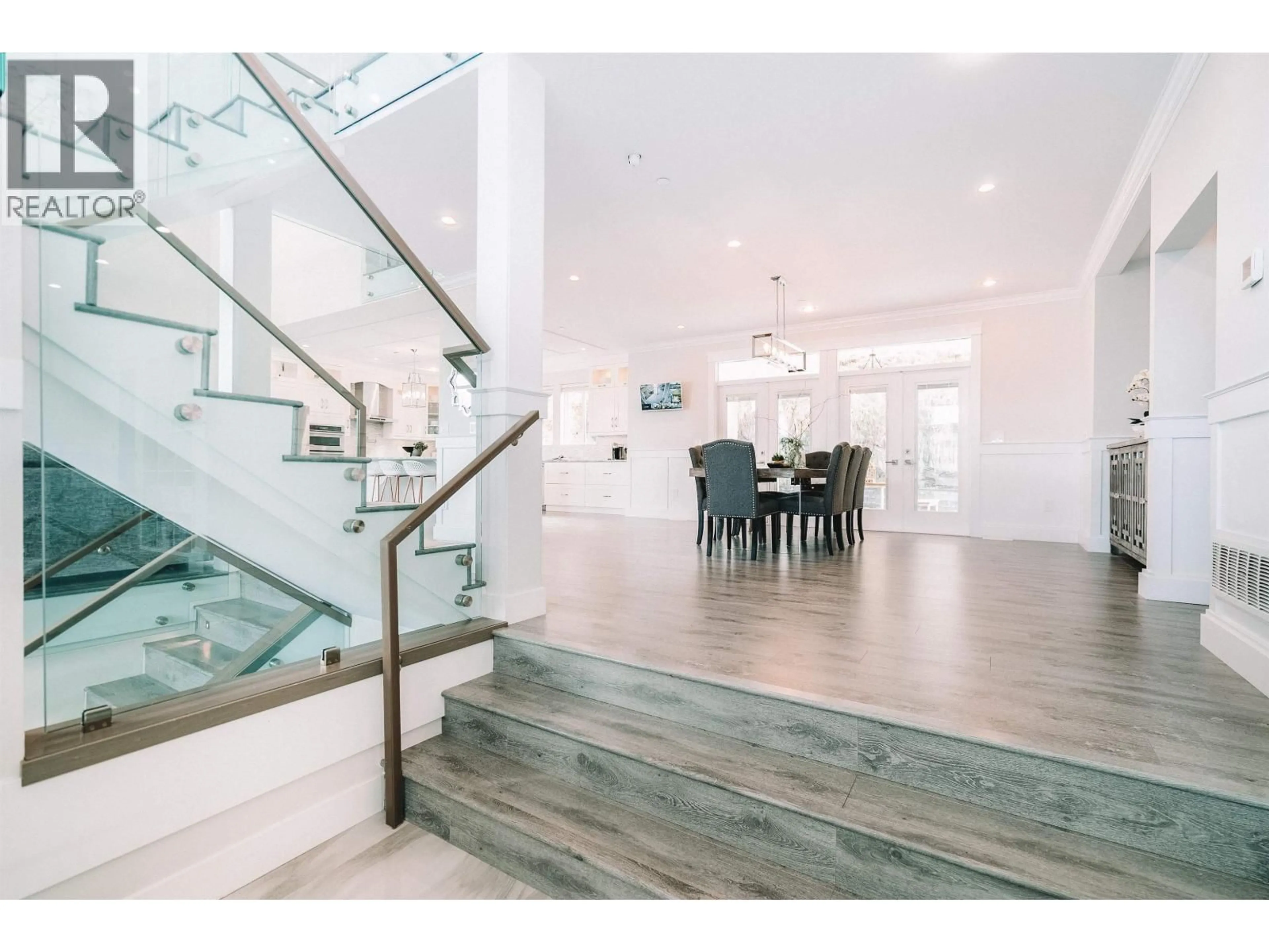 Indoor foyer for 25540 GODWIN DRIVE, Maple Ridge British Columbia V2W1G9