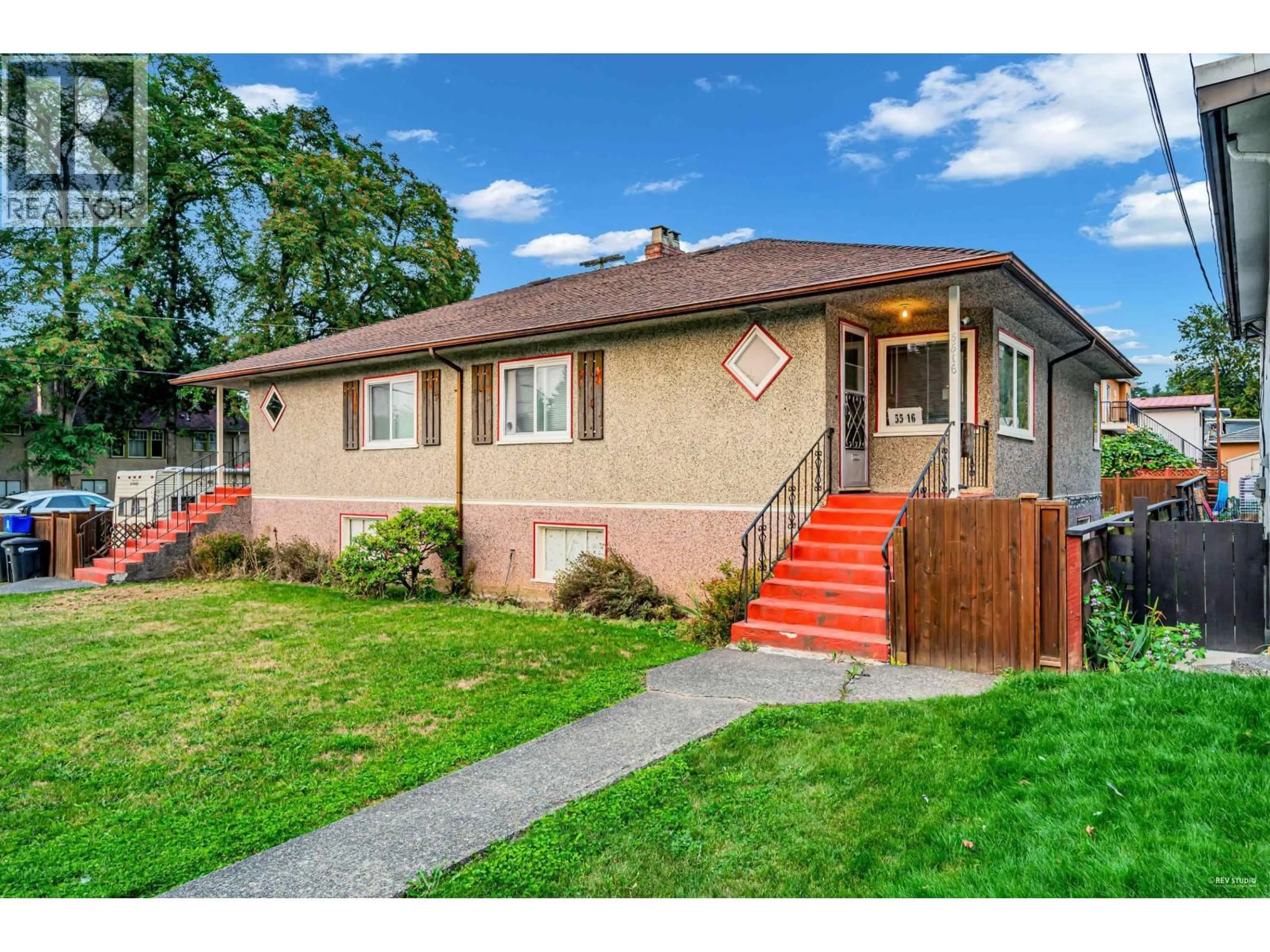 Home with vinyl exterior material, street for 5514 SMITH AVENUE, Burnaby British Columbia V5H2K8