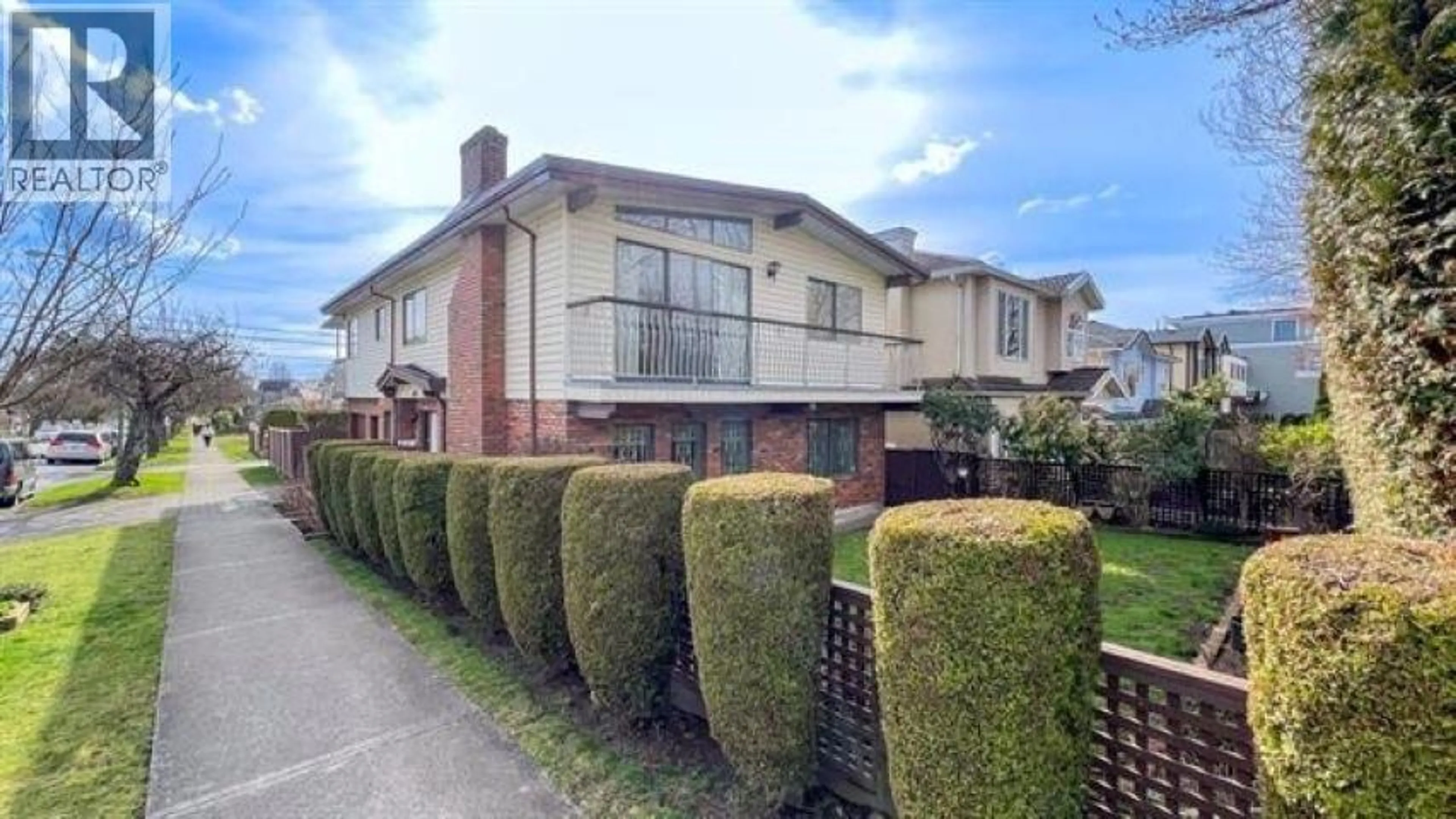 Home with brick exterior material, building for 6515 LANARK STREET, Vancouver British Columbia V5P2Z2