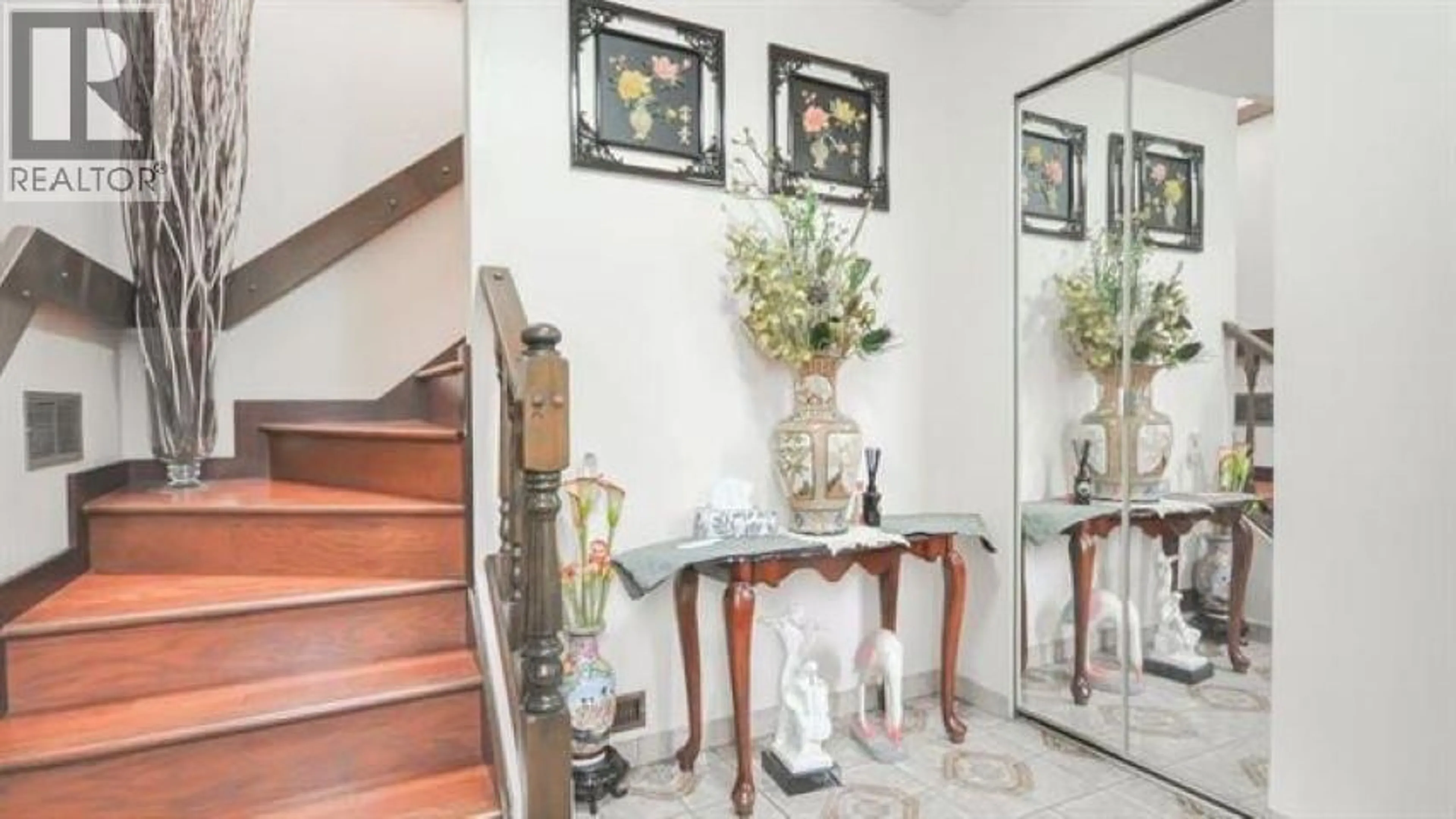Indoor foyer for 6515 LANARK STREET, Vancouver British Columbia V5P2Z2