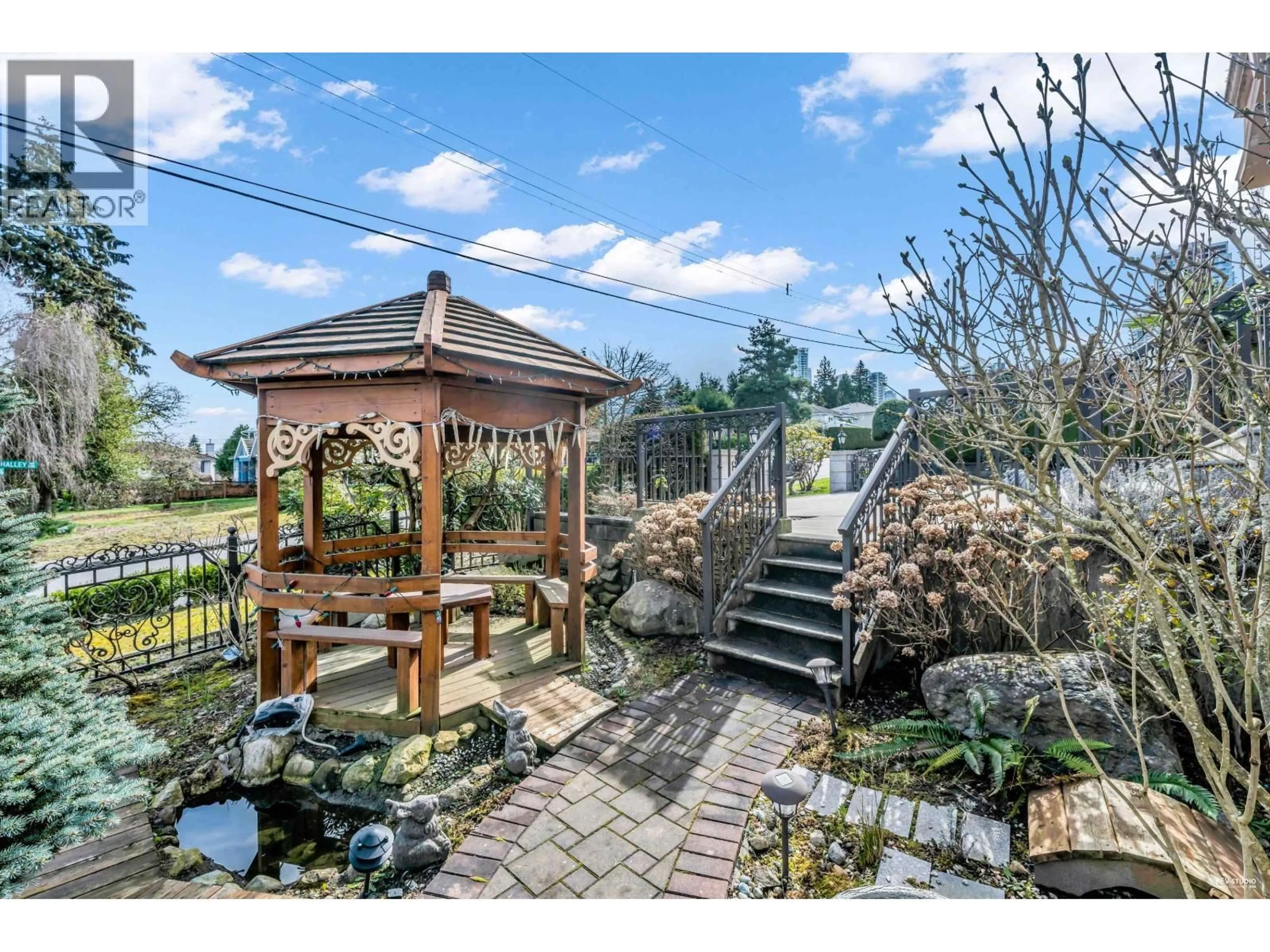 Patio, water/lake/river/ocean view for 4276 BURKE STREET, Burnaby British Columbia V5H1B4