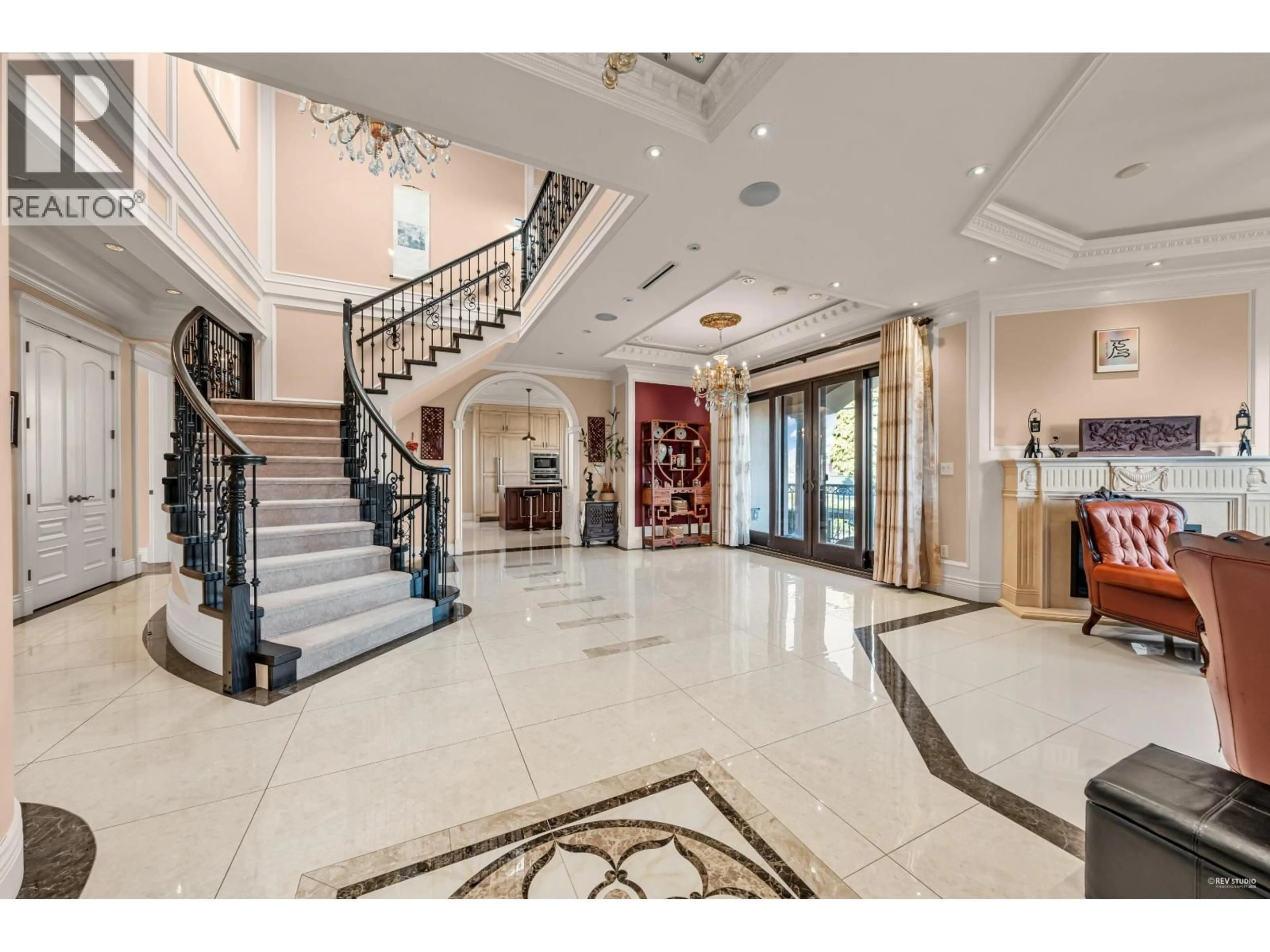 Indoor foyer for 4276 BURKE STREET, Burnaby British Columbia V5H1B4