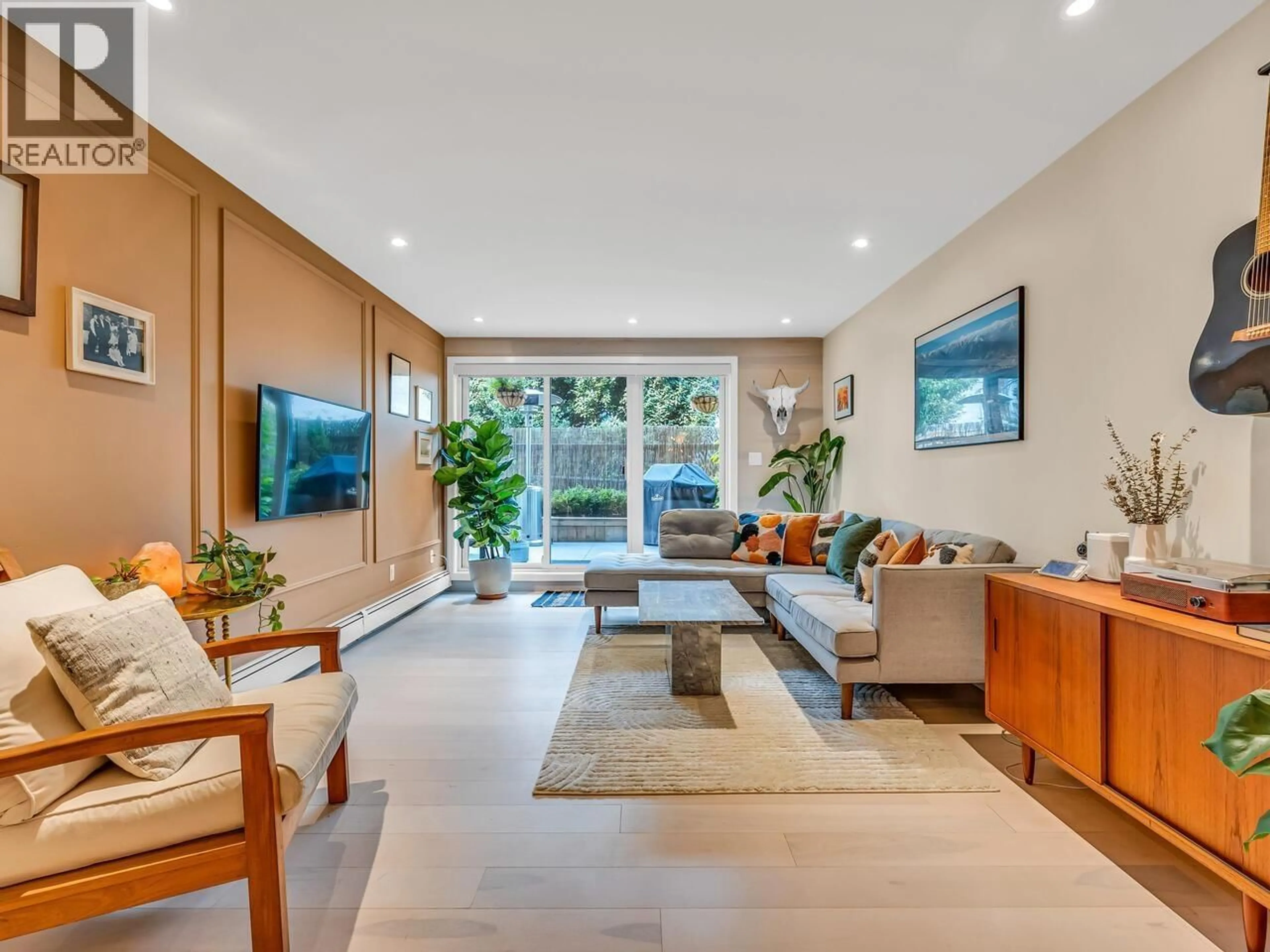 Living room with furniture, unknown for 102 - 334 5TH AVENUE, Vancouver British Columbia V5T1H4